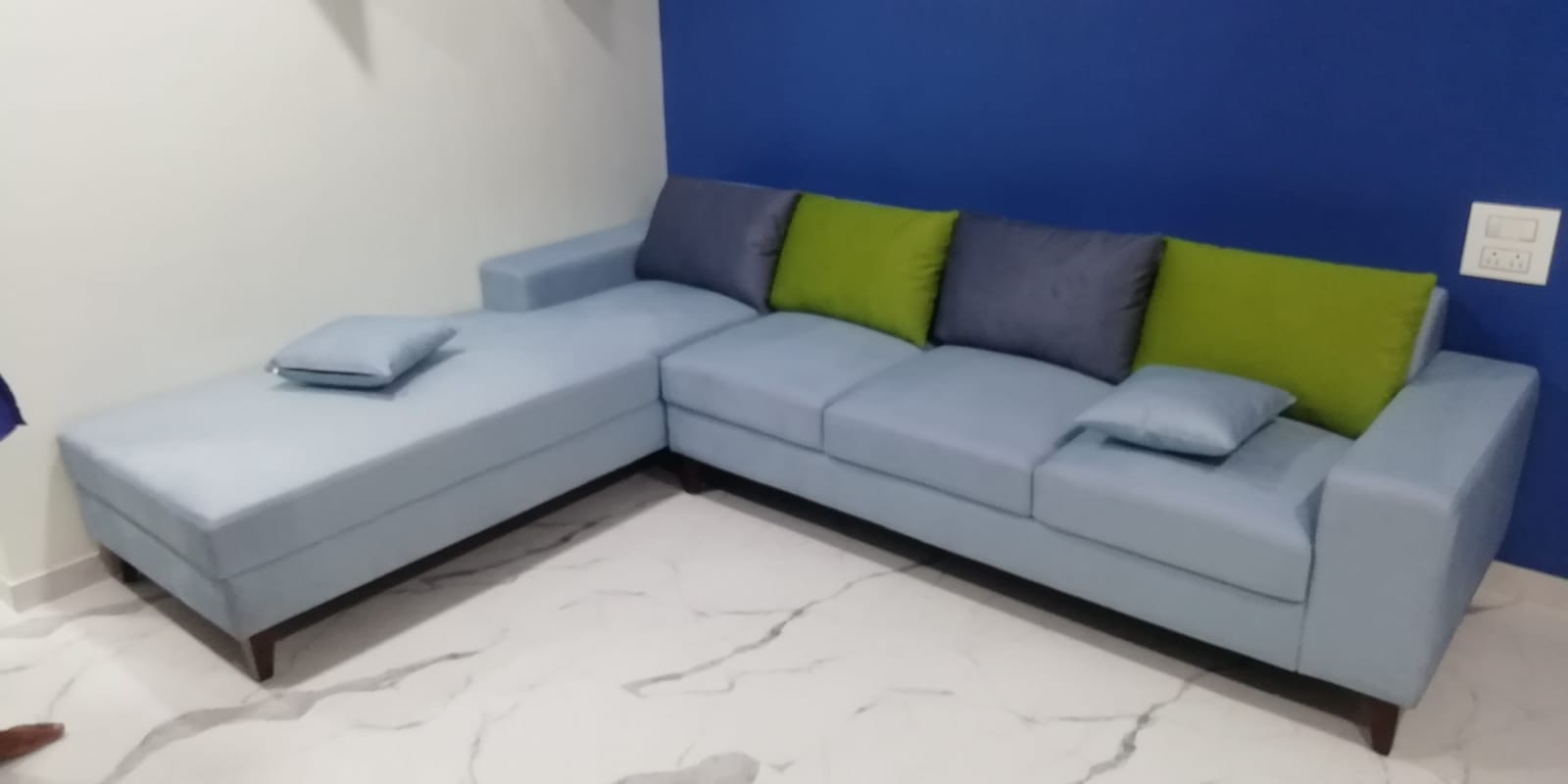 L-Shaped Sofa Set