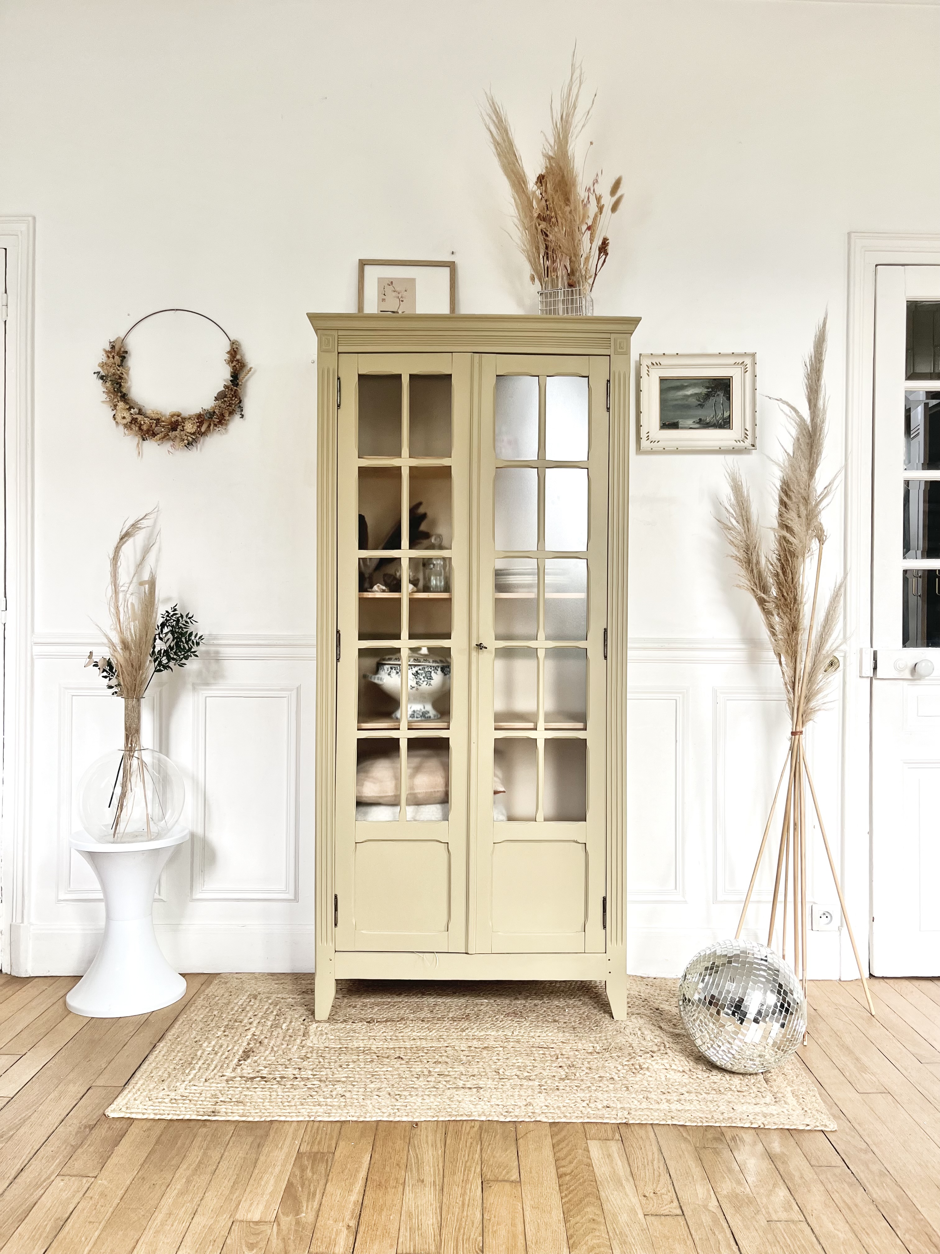 Armoire parisienne vitrée