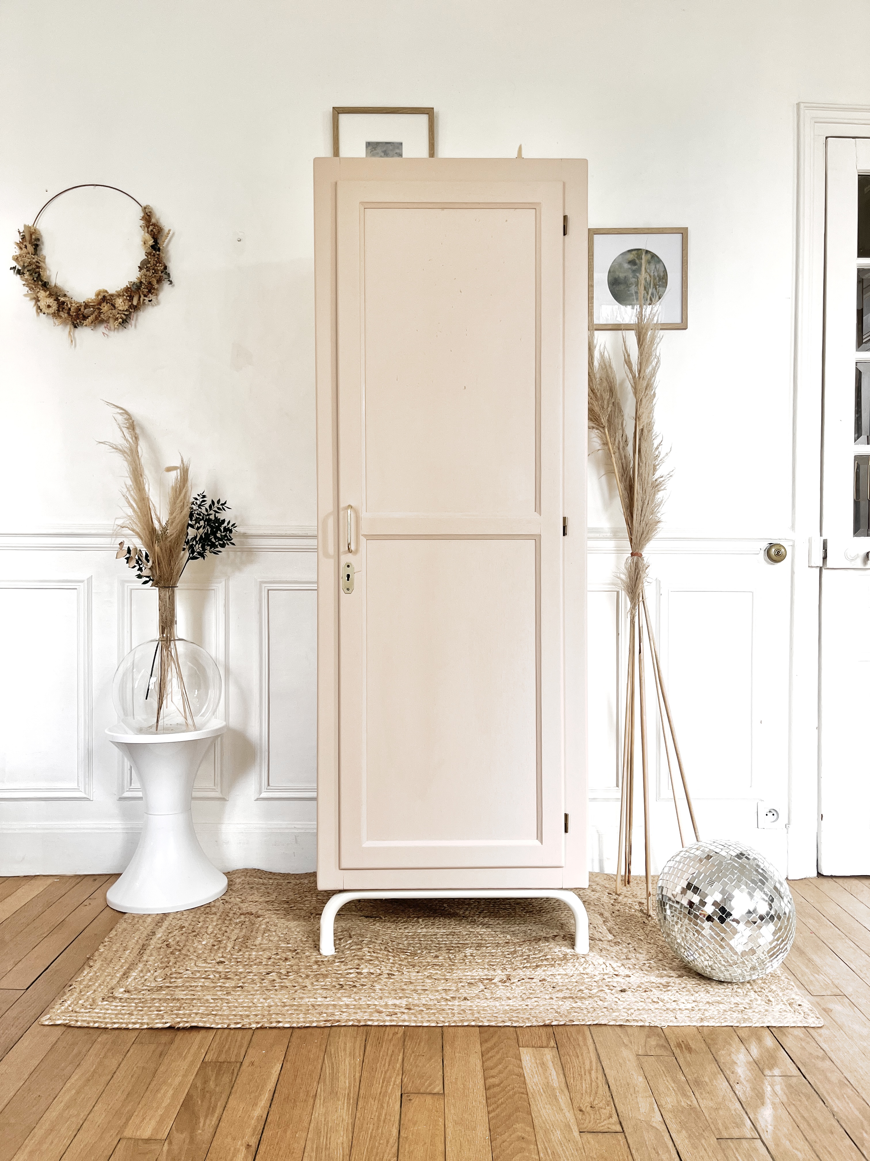 Armoire d'internat en chêne nude