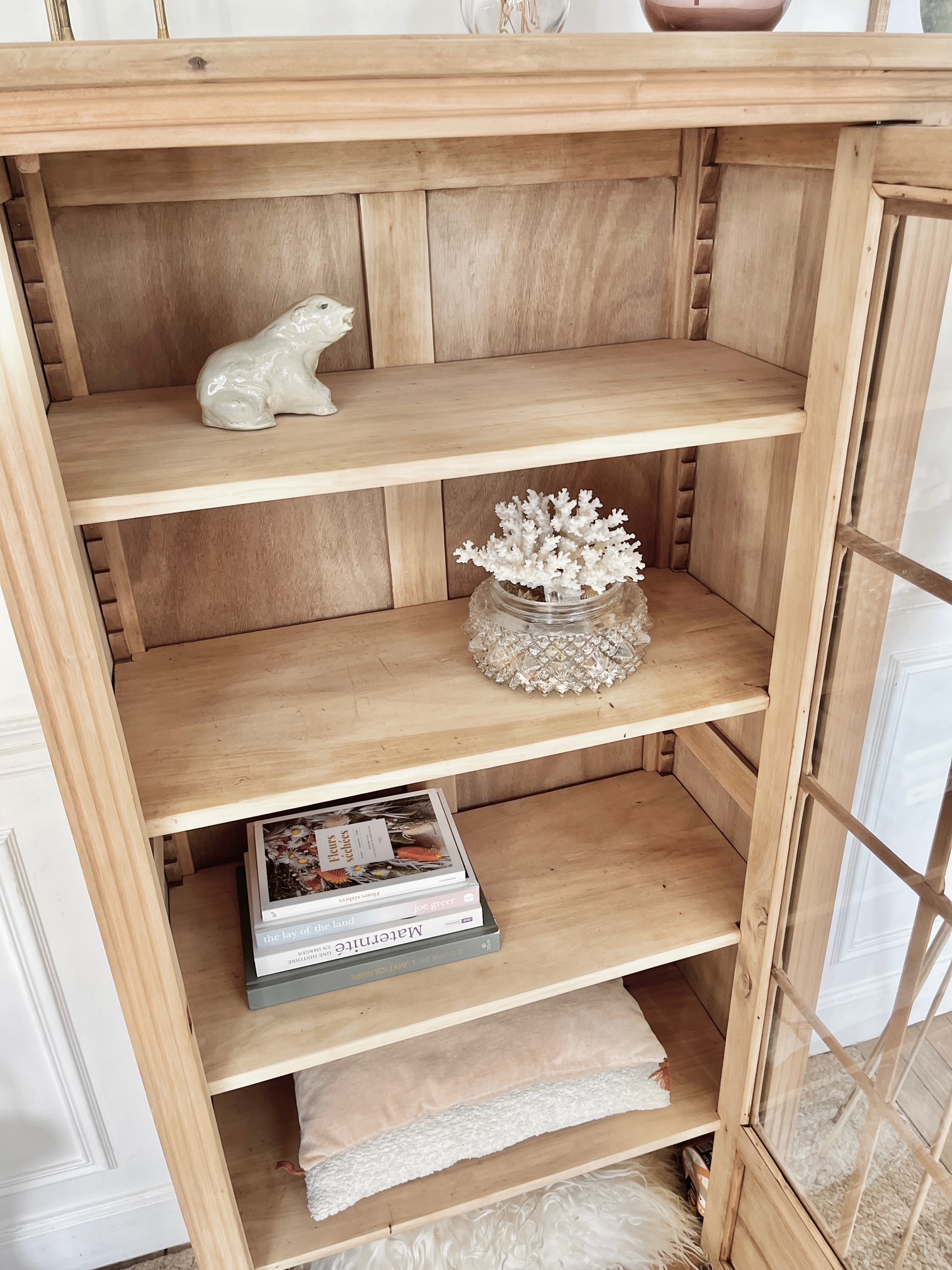 Vitrine parisienne ancienne