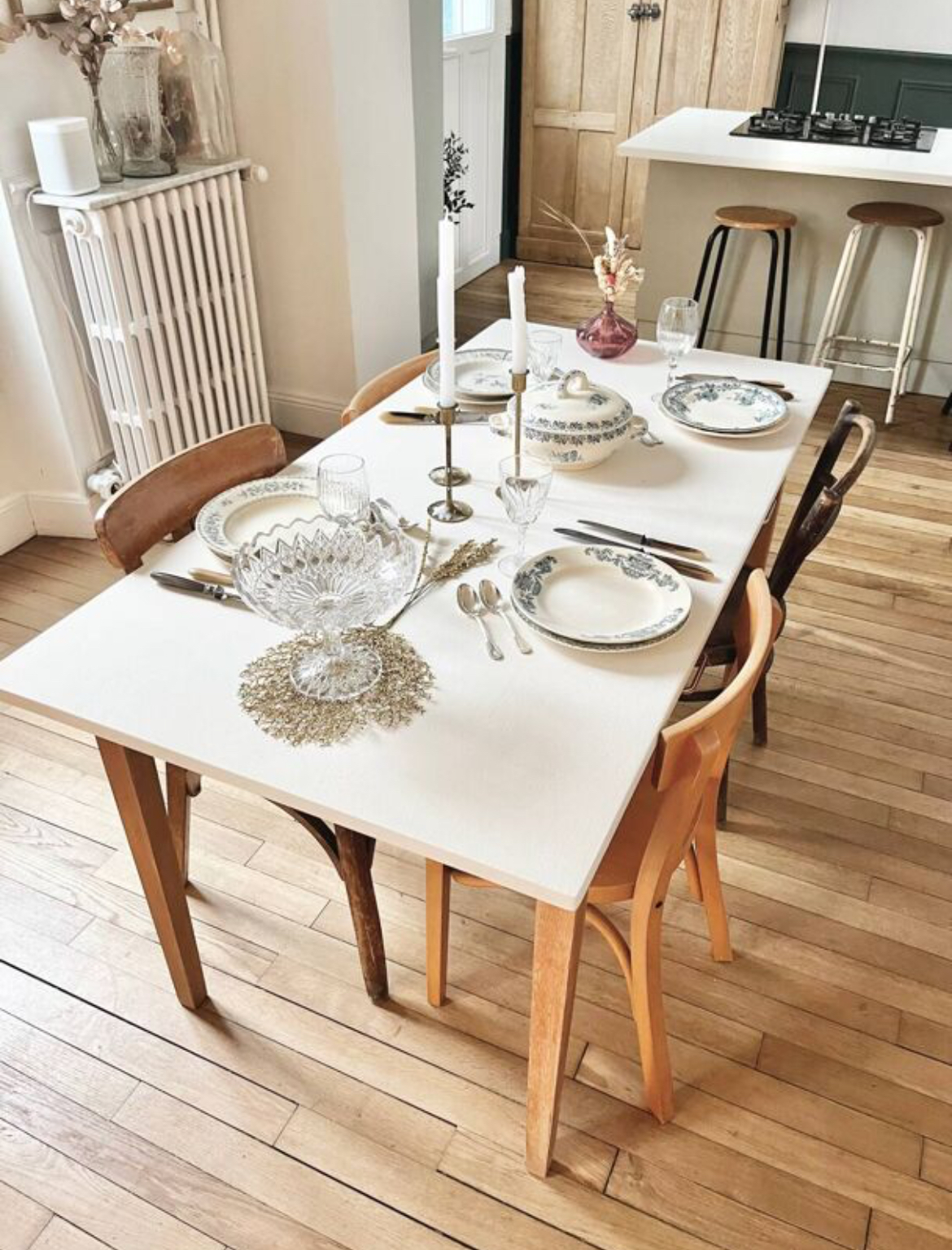 Table en chêne plateau couleur porcelaine