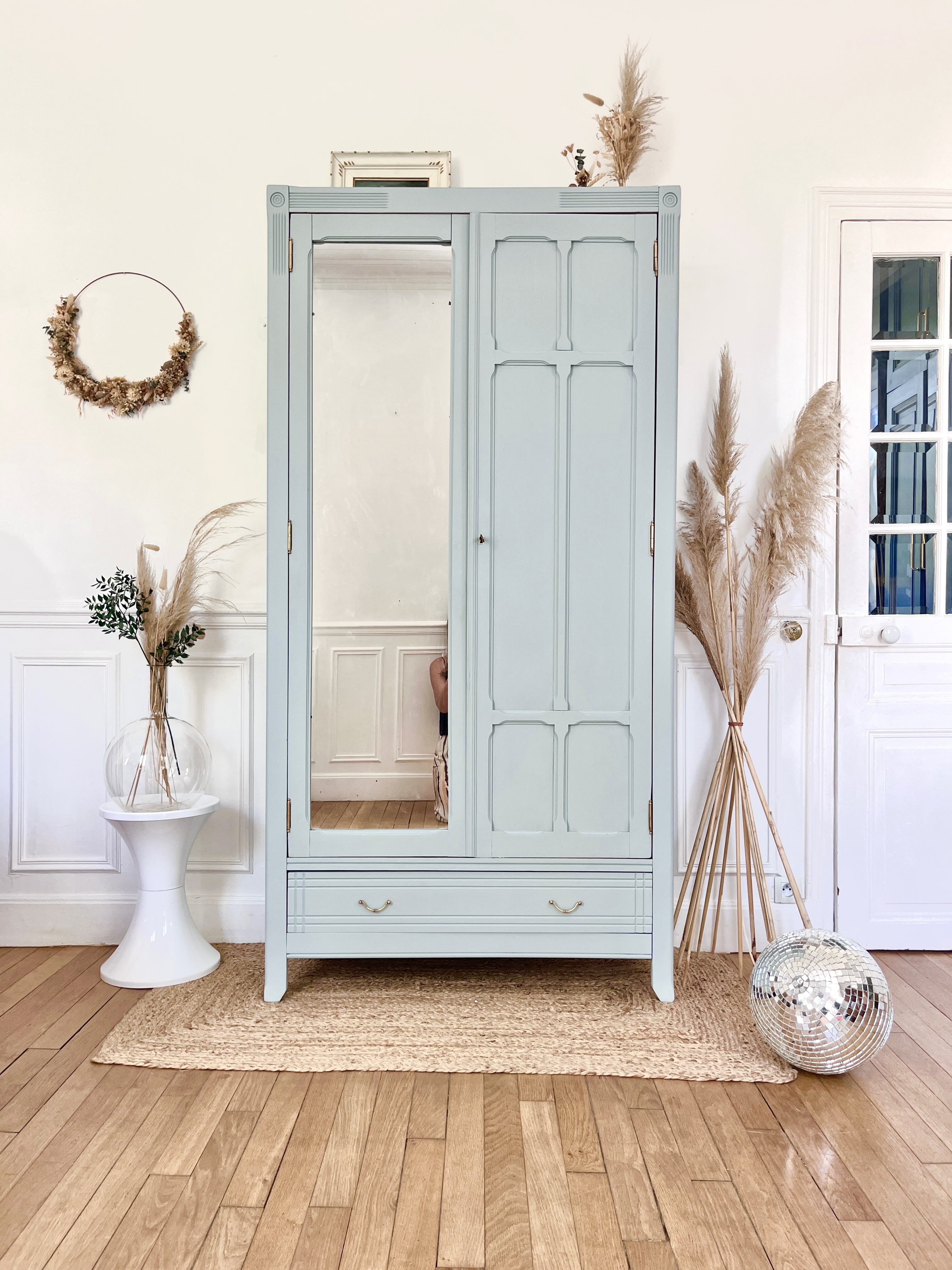 Armoire parisienne restaurée