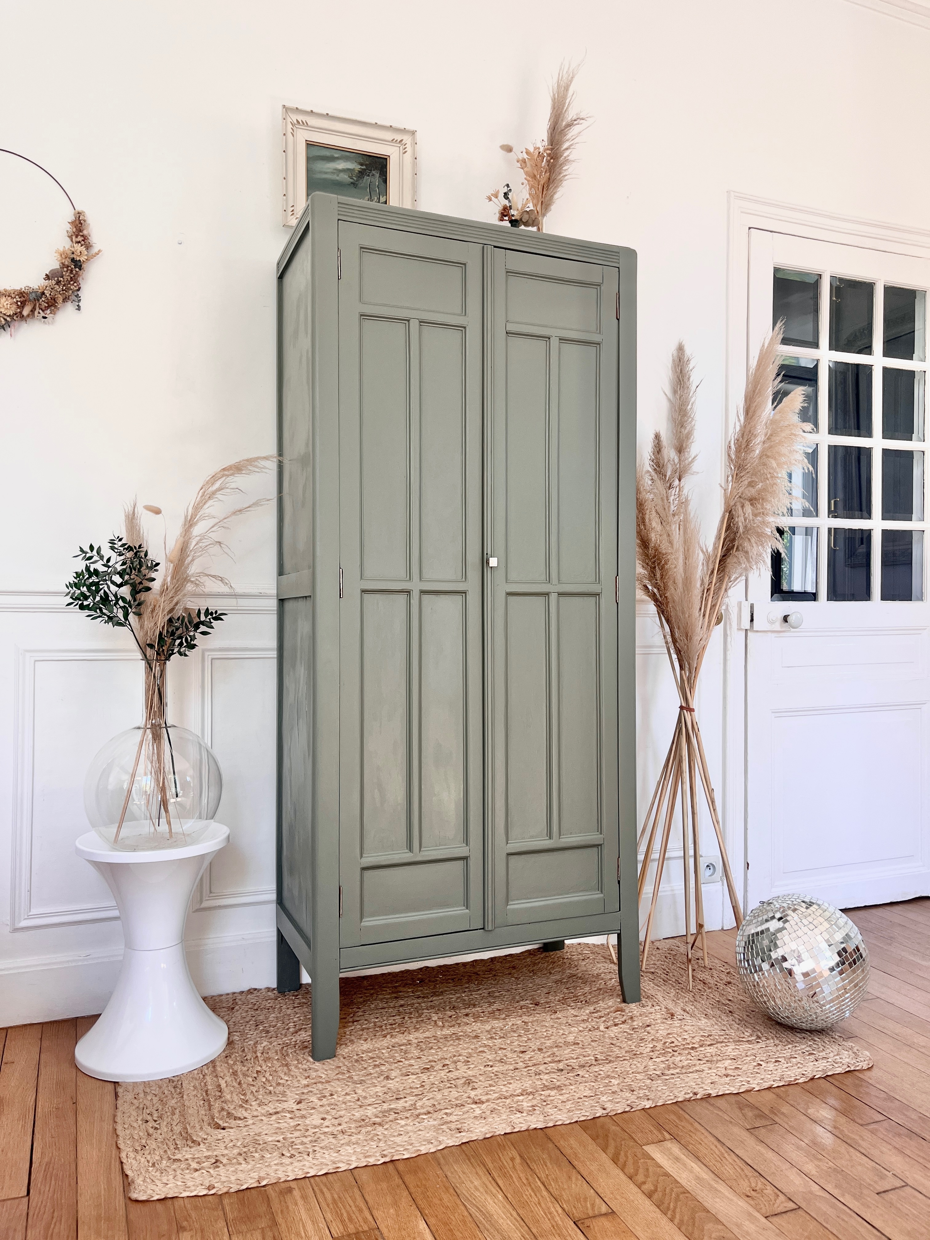 Armoire parisienne restaurée 
