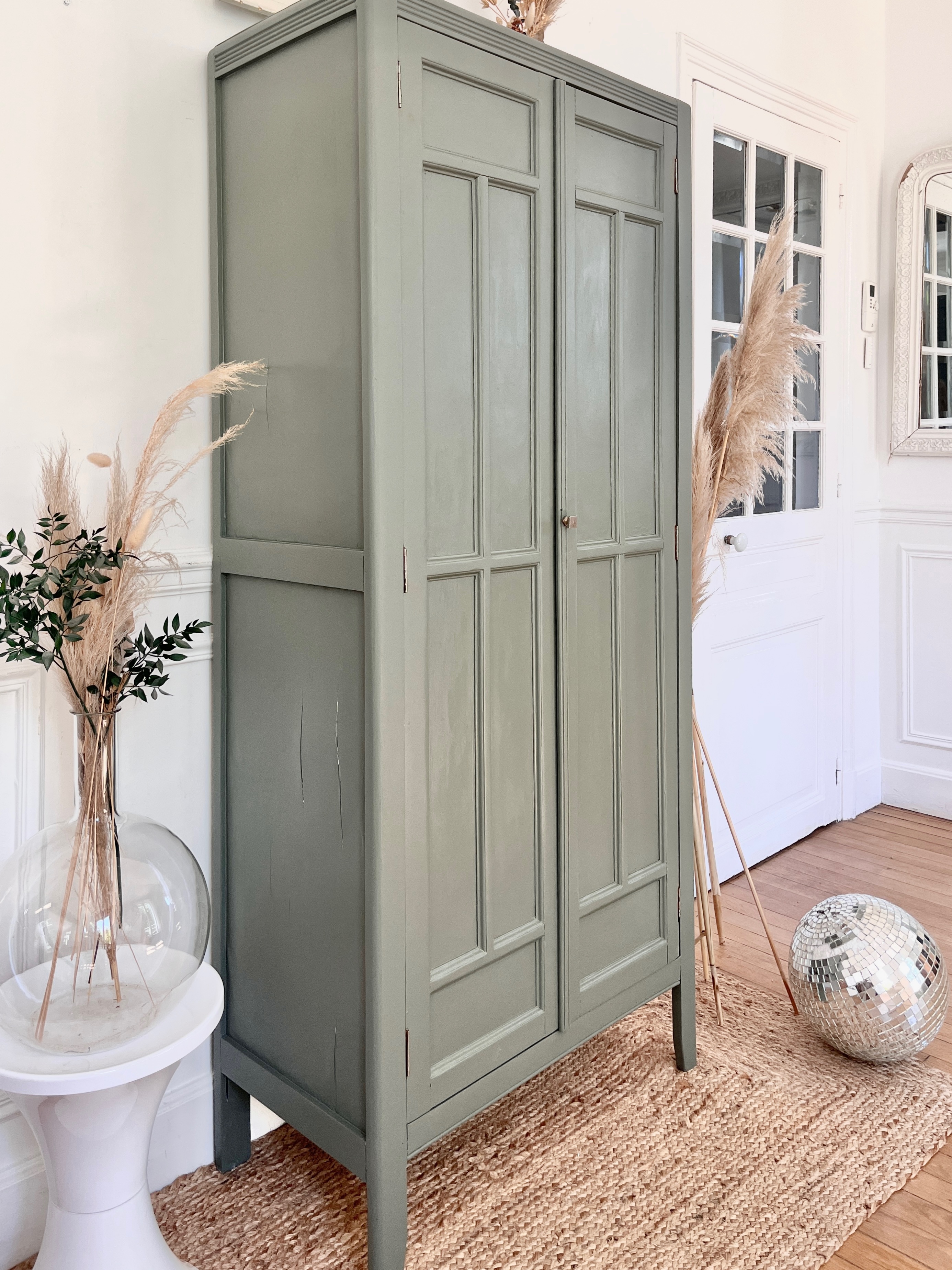 Armoire parisienne restaurée 