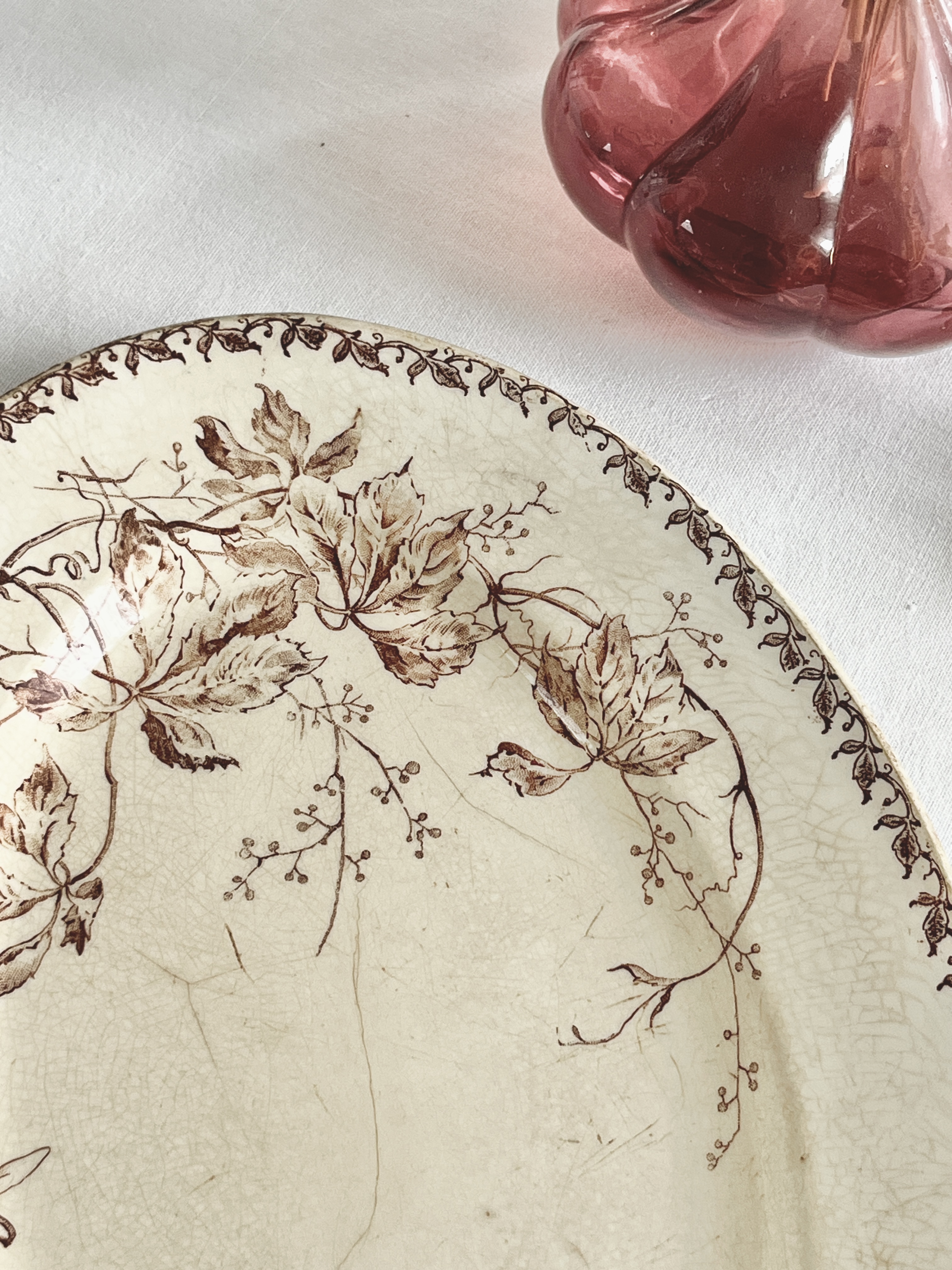 Plat ovale en Terre de fer  florale