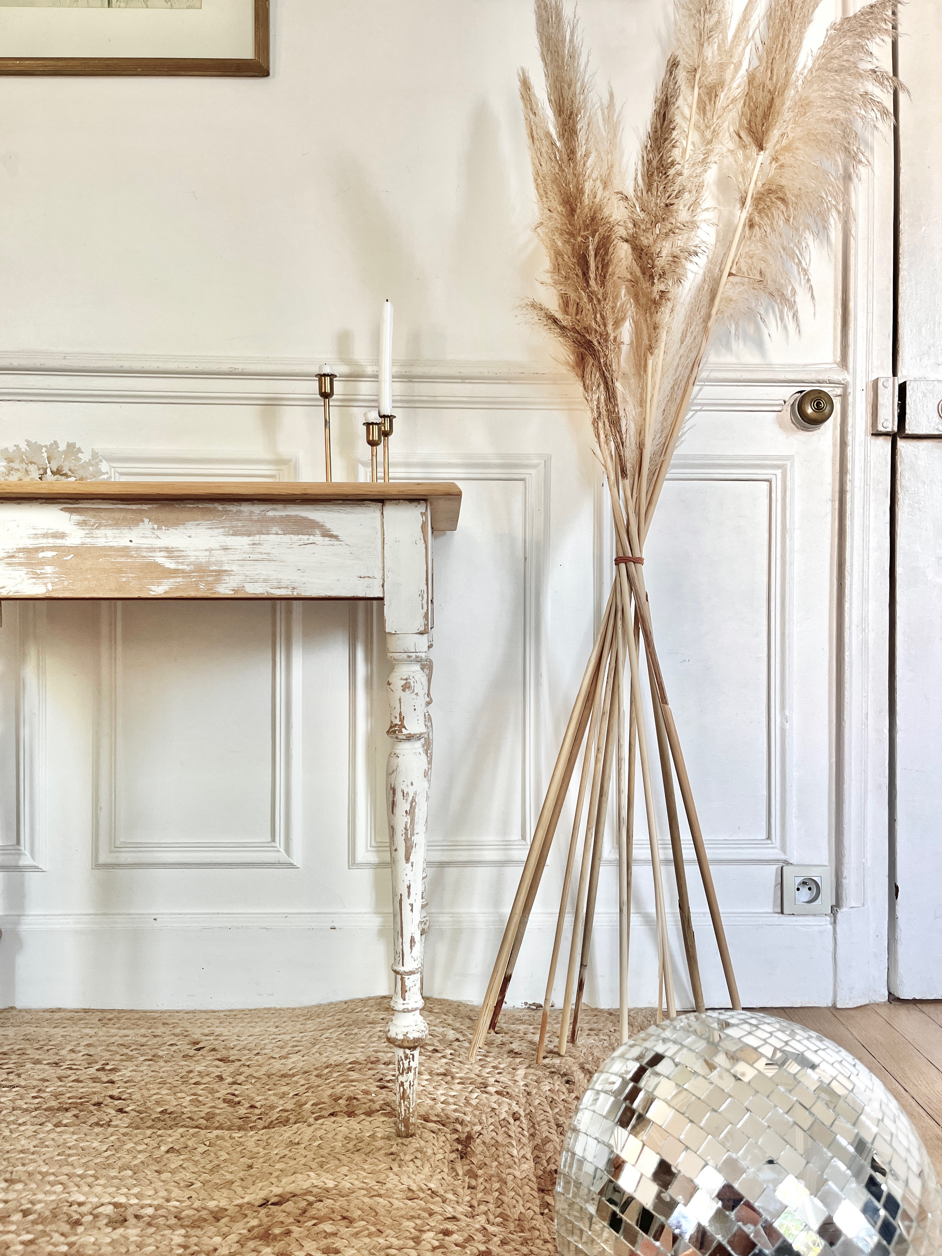 Table / Bureau patine antienne blanche 