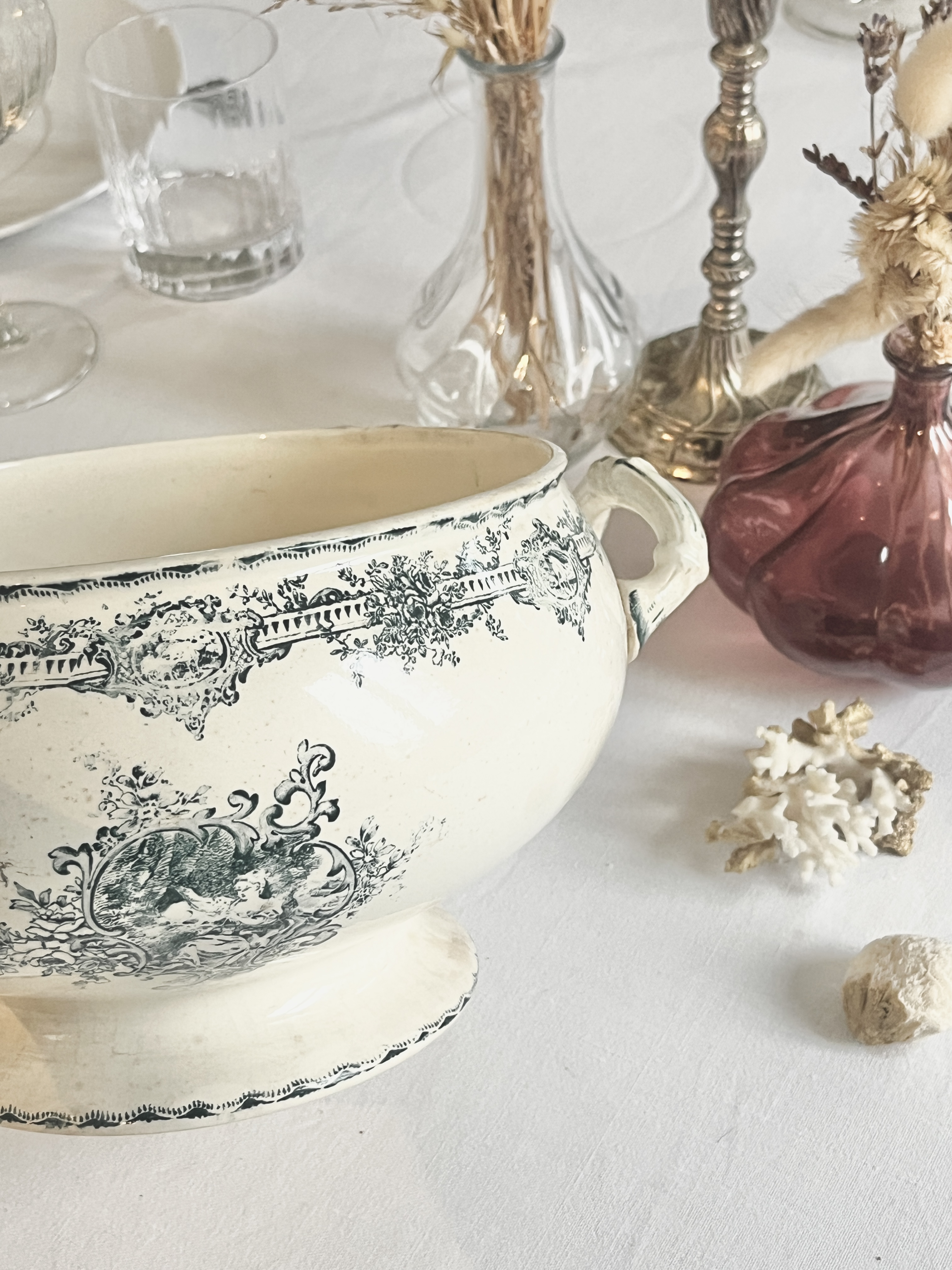 Soupière ancienne en Terre de fer 