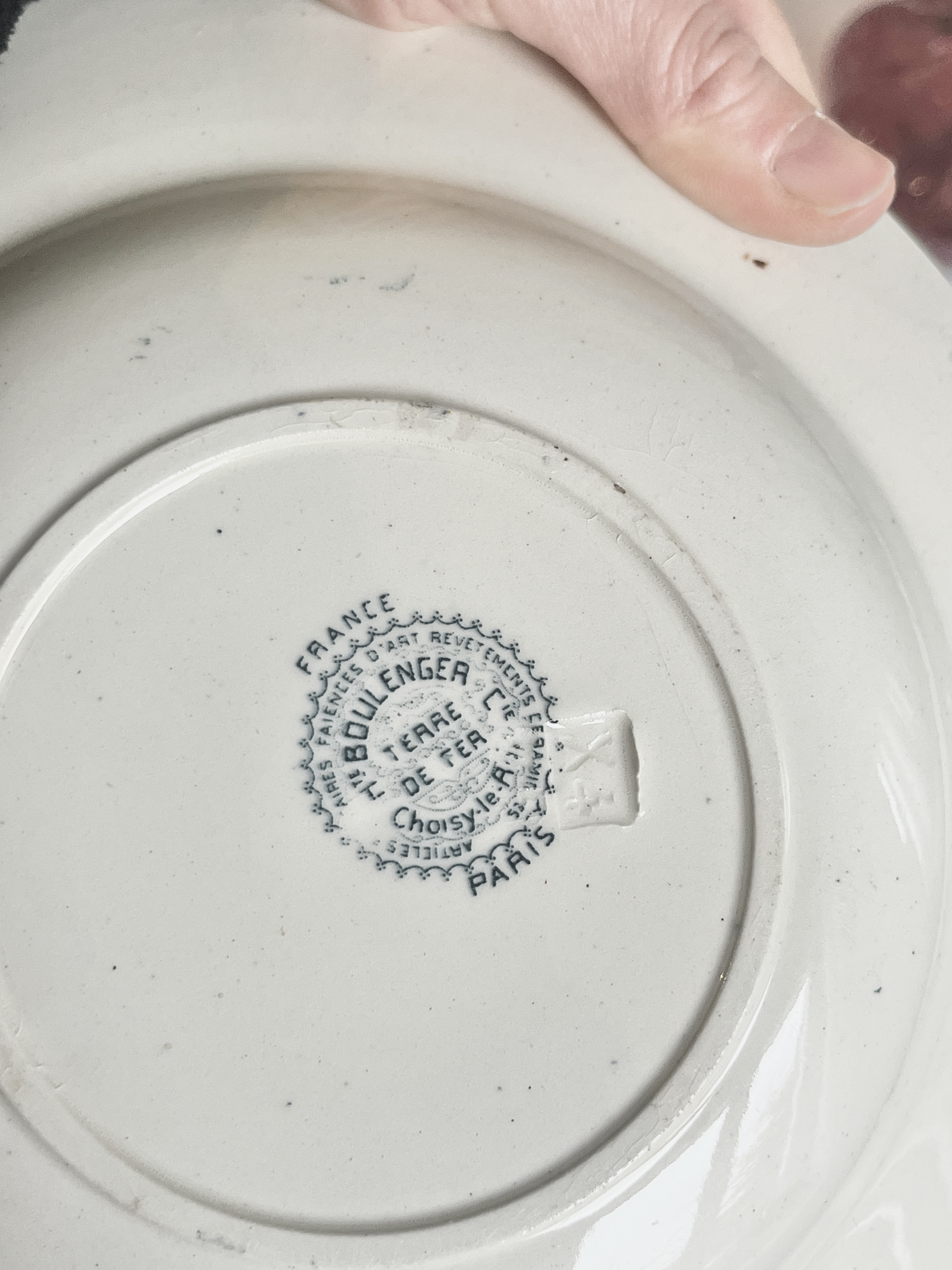 Assiettes anciennes en Terre de fer