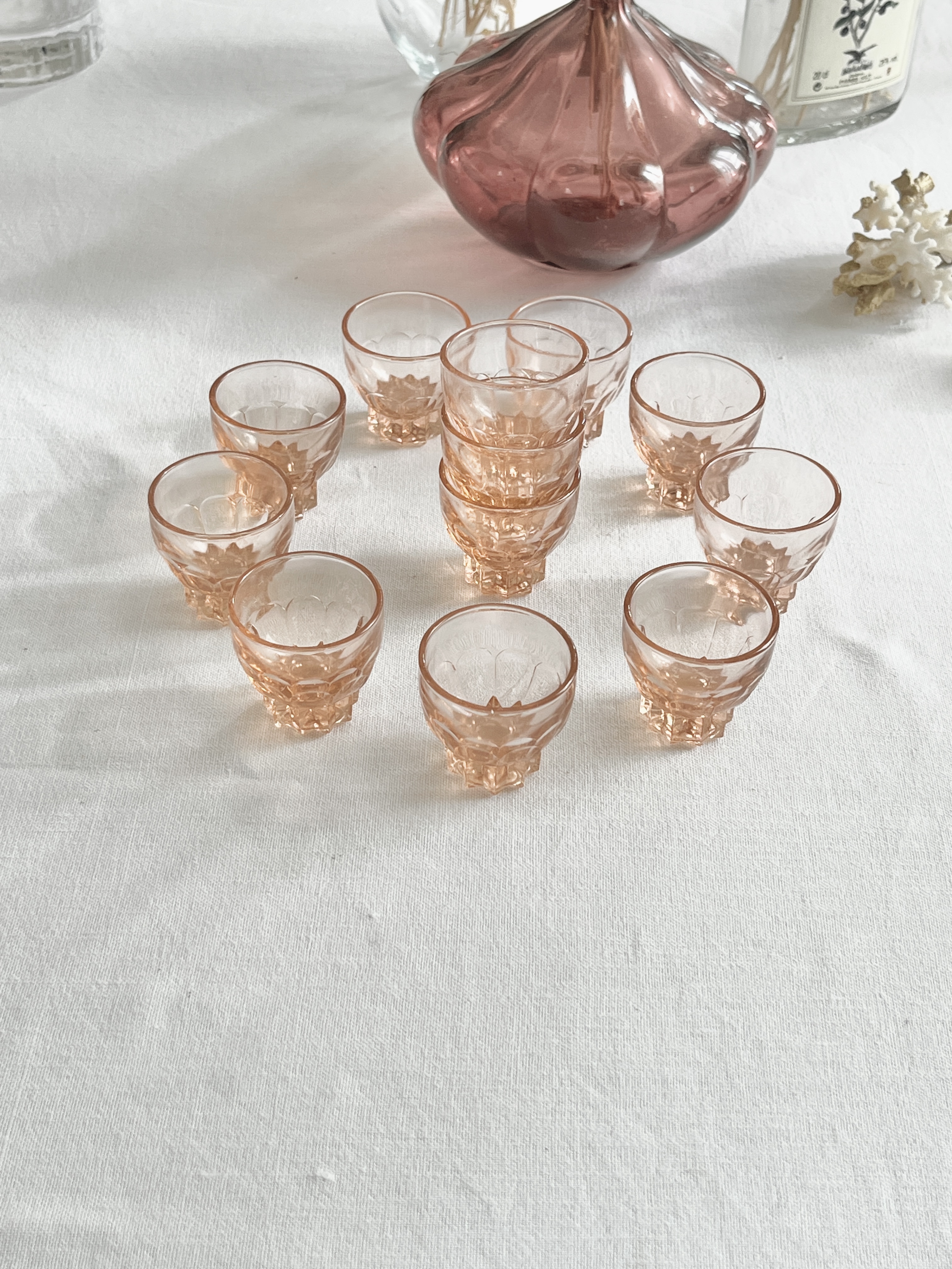 Verres à liqueur vintage rose