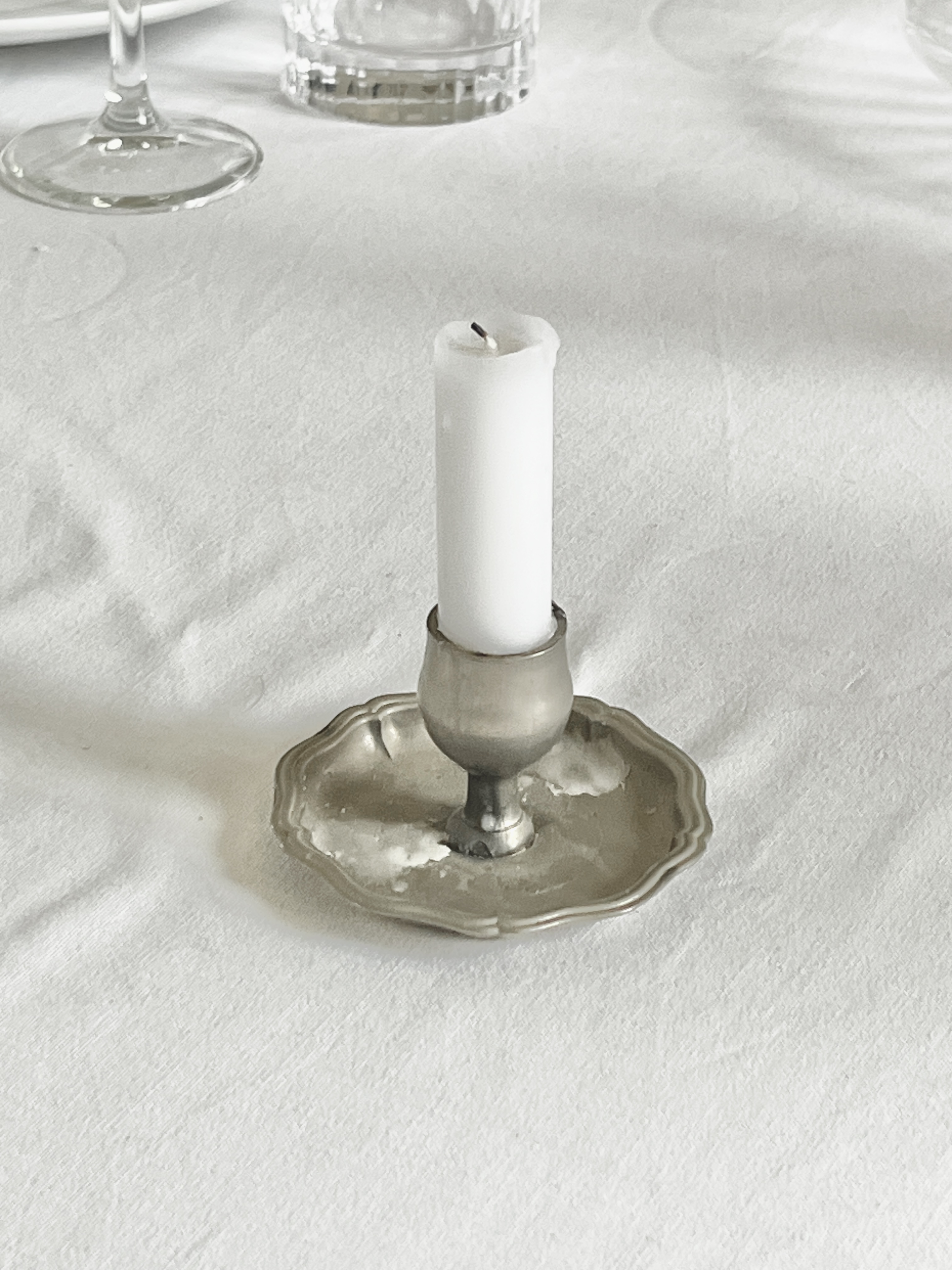 Bougeoir en métal ancien