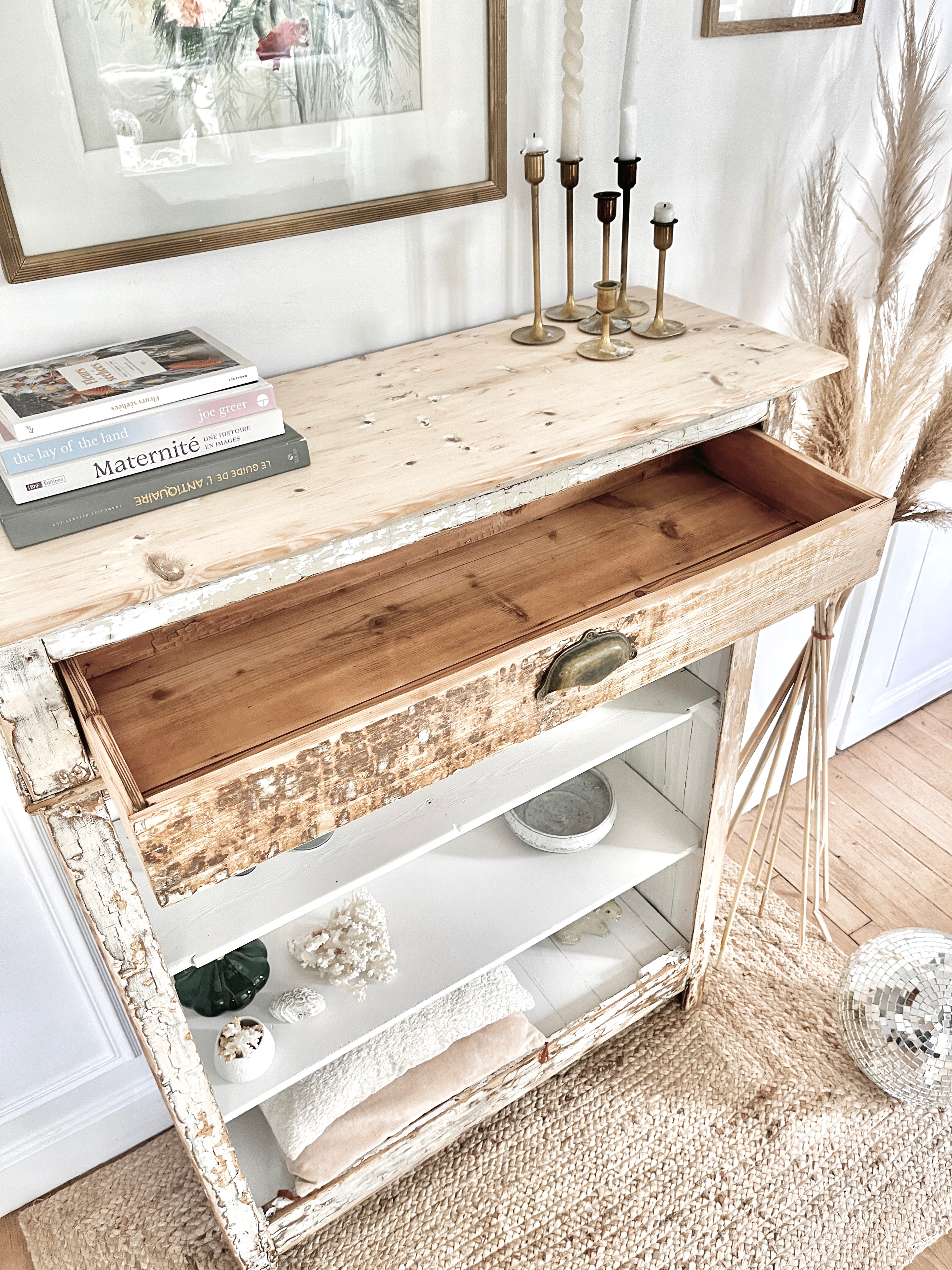 Buffet ancien patiné