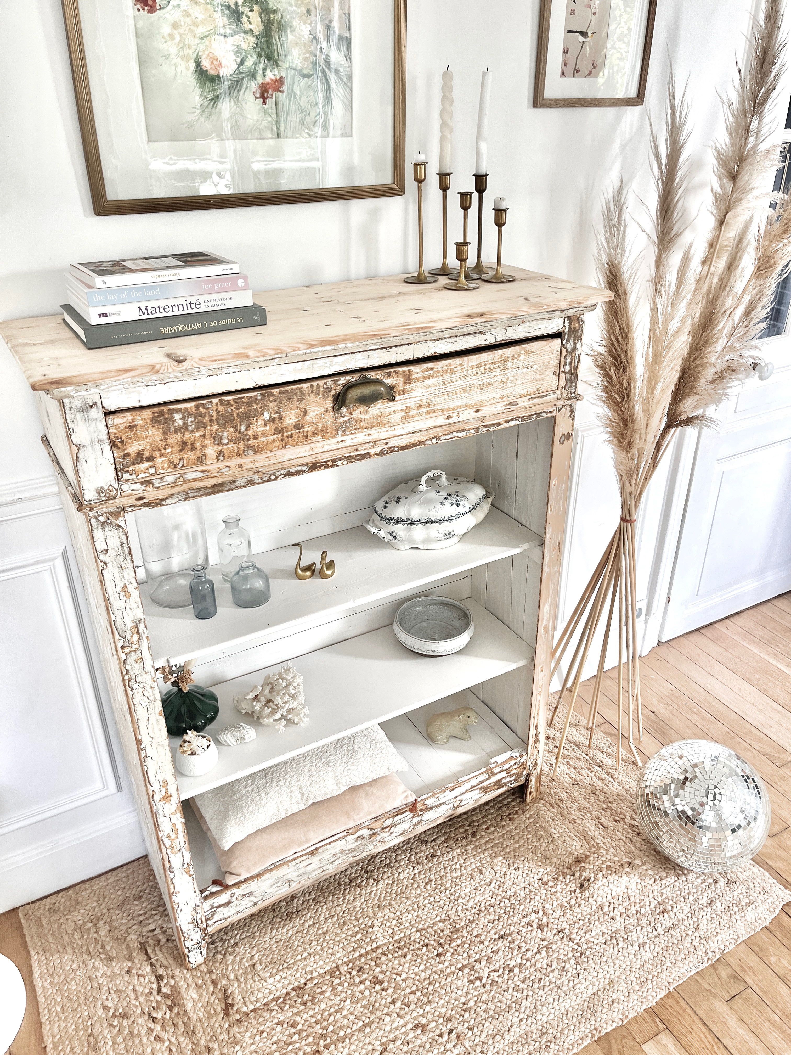 Buffet ancien patiné