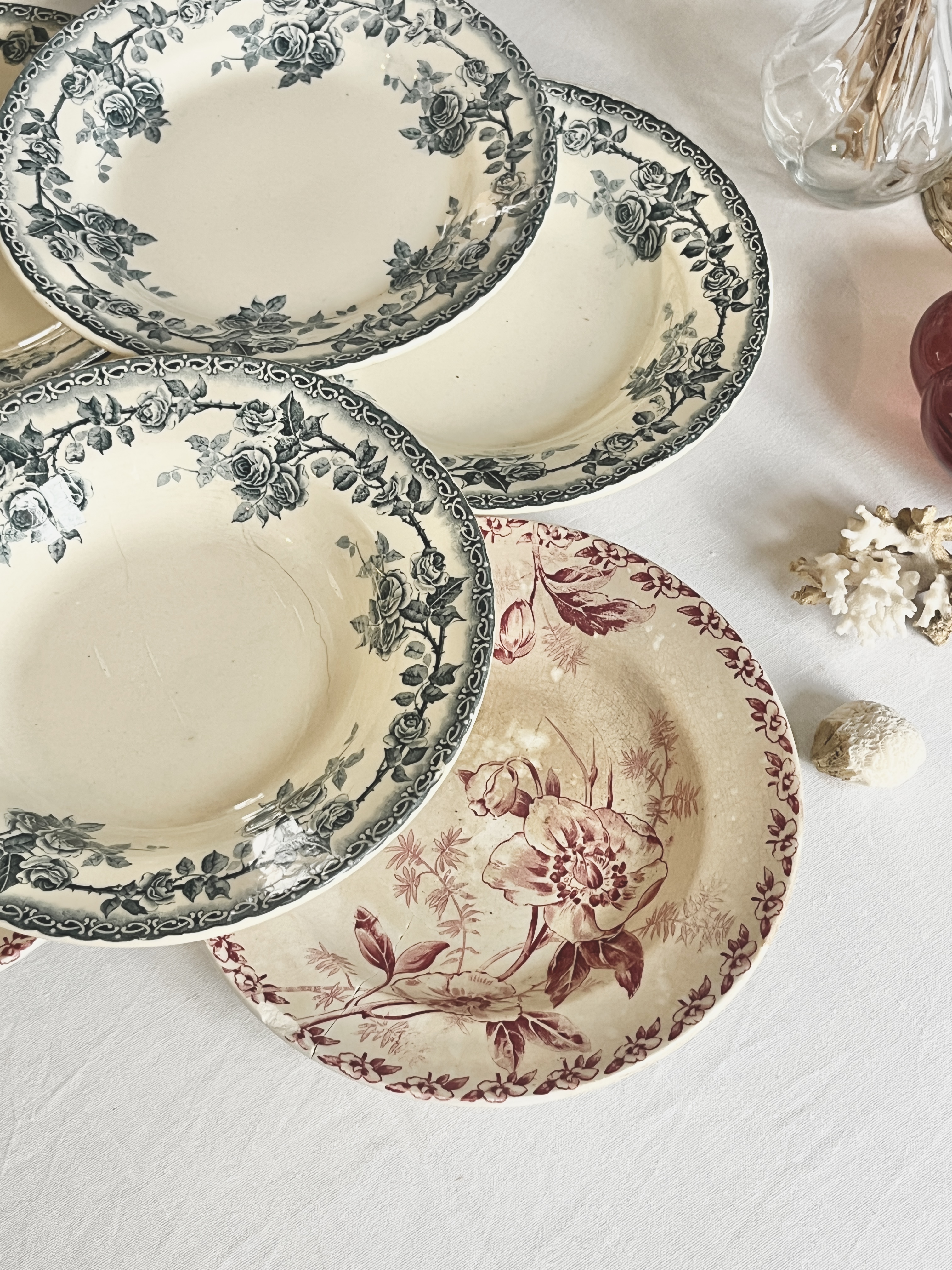 Assiettes creuses vintage en faïence