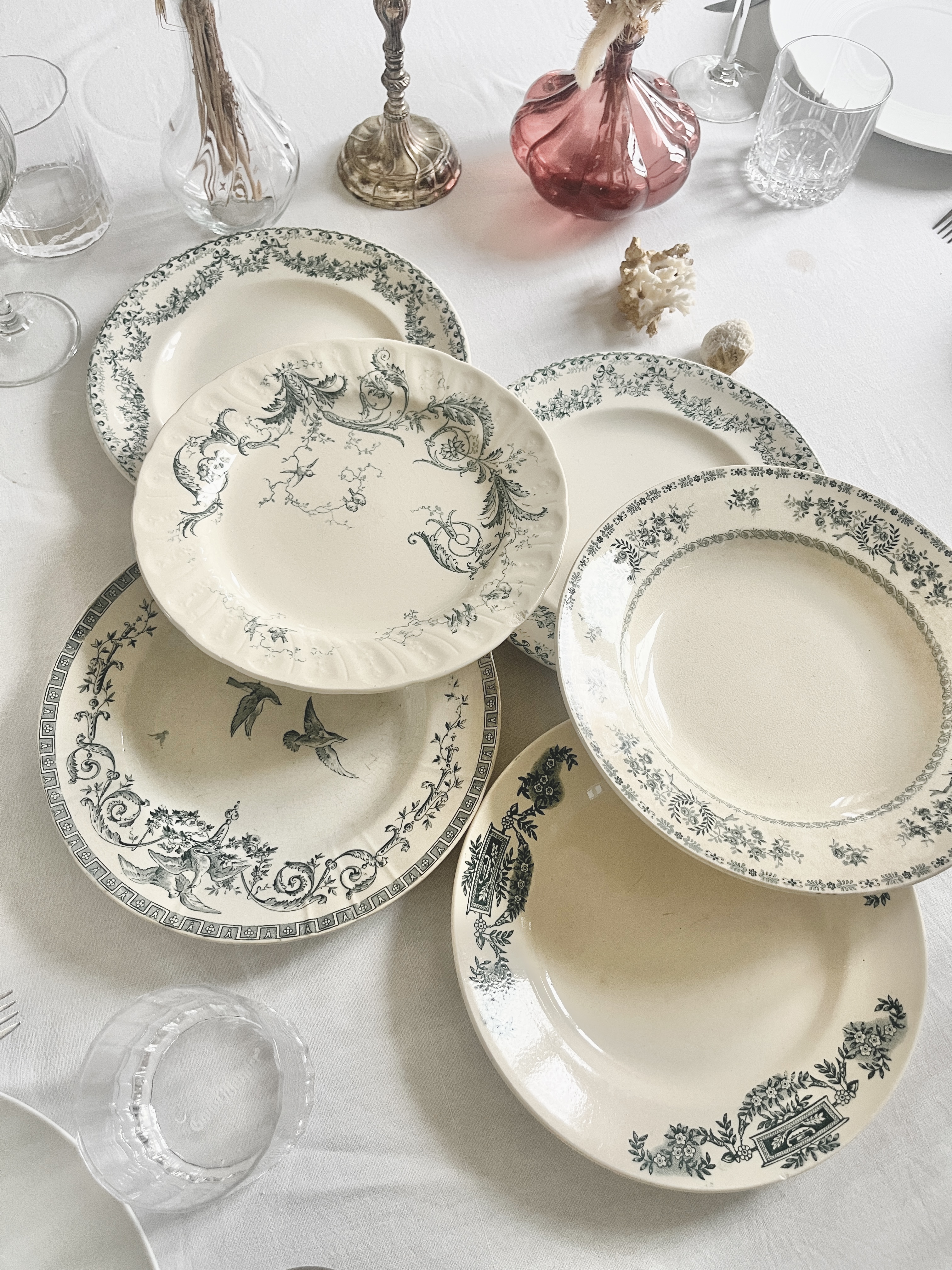 Assiettes anciennes en Terre de fer