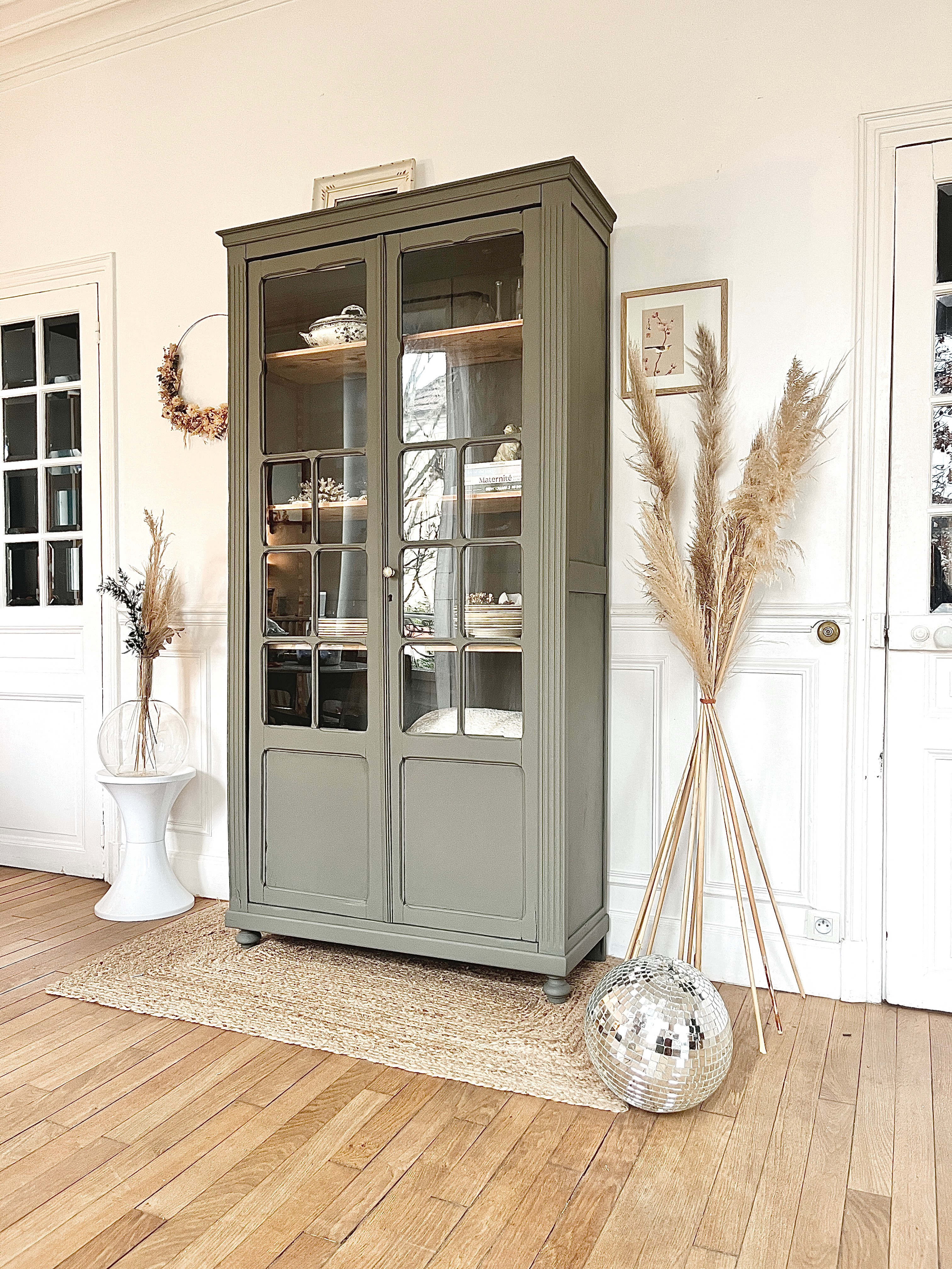 Armoire parisienne vitrée 