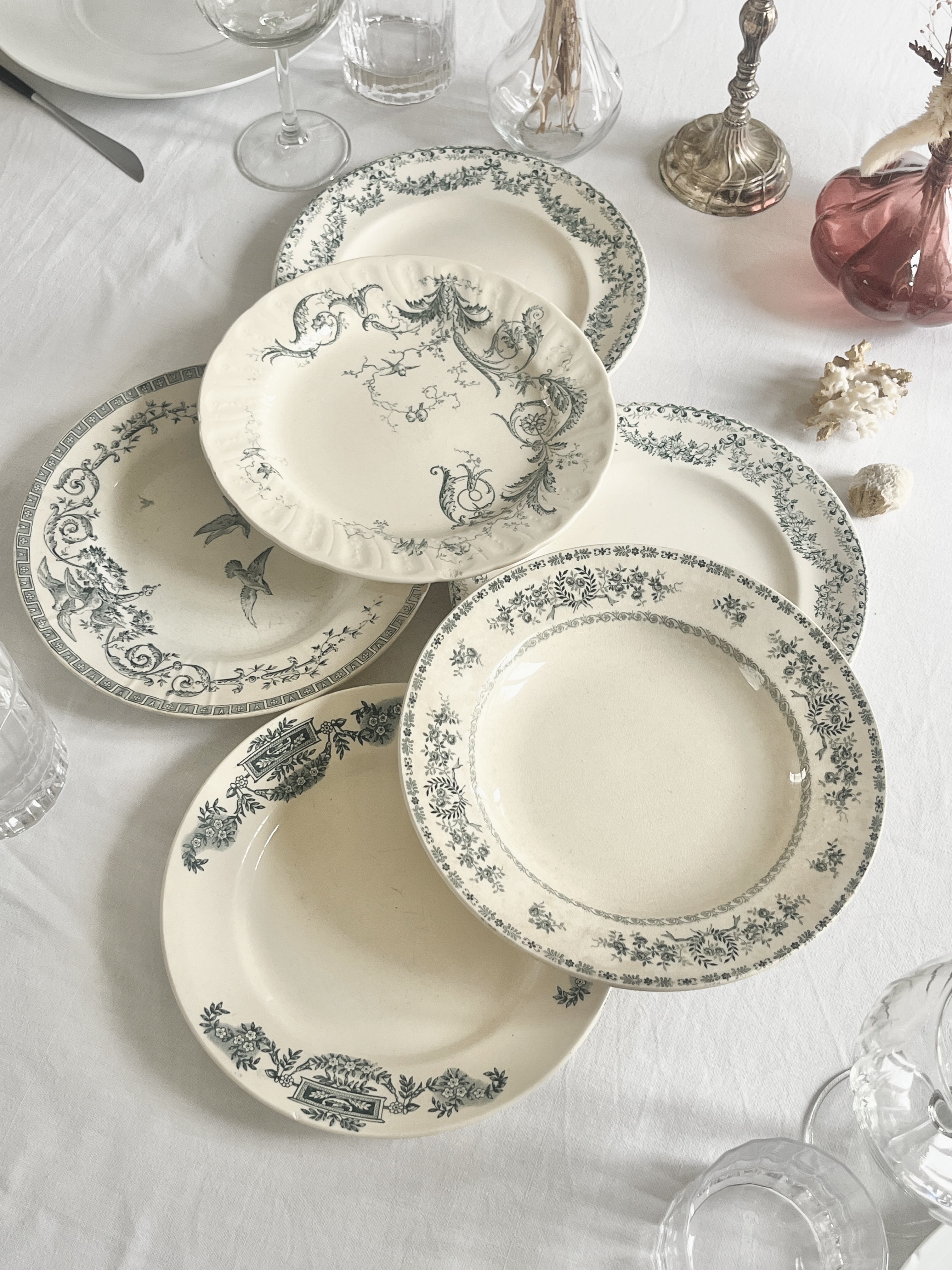 Assiettes anciennes en Terre de fer