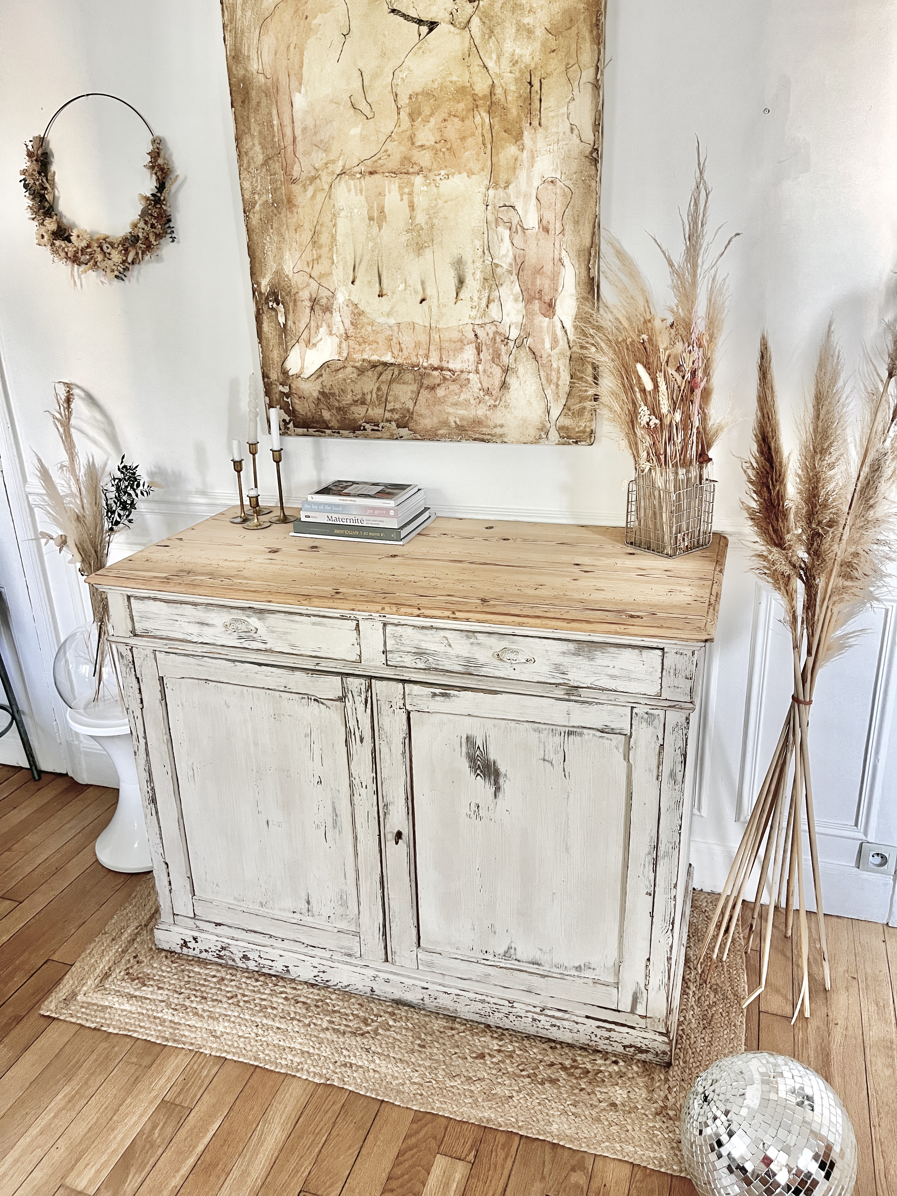 Buffet ancien patiné