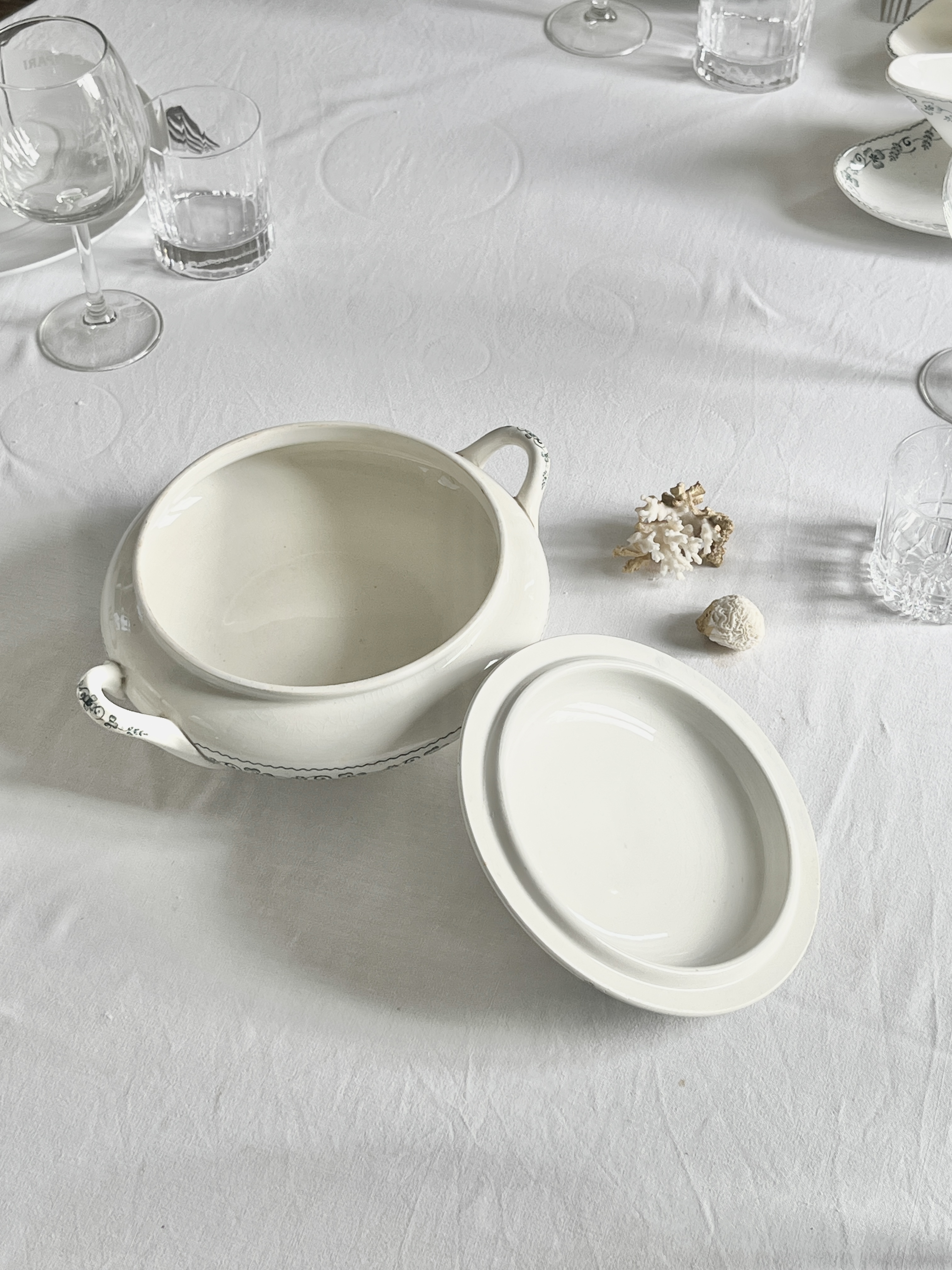 Soupière en Terre de fer Vintage