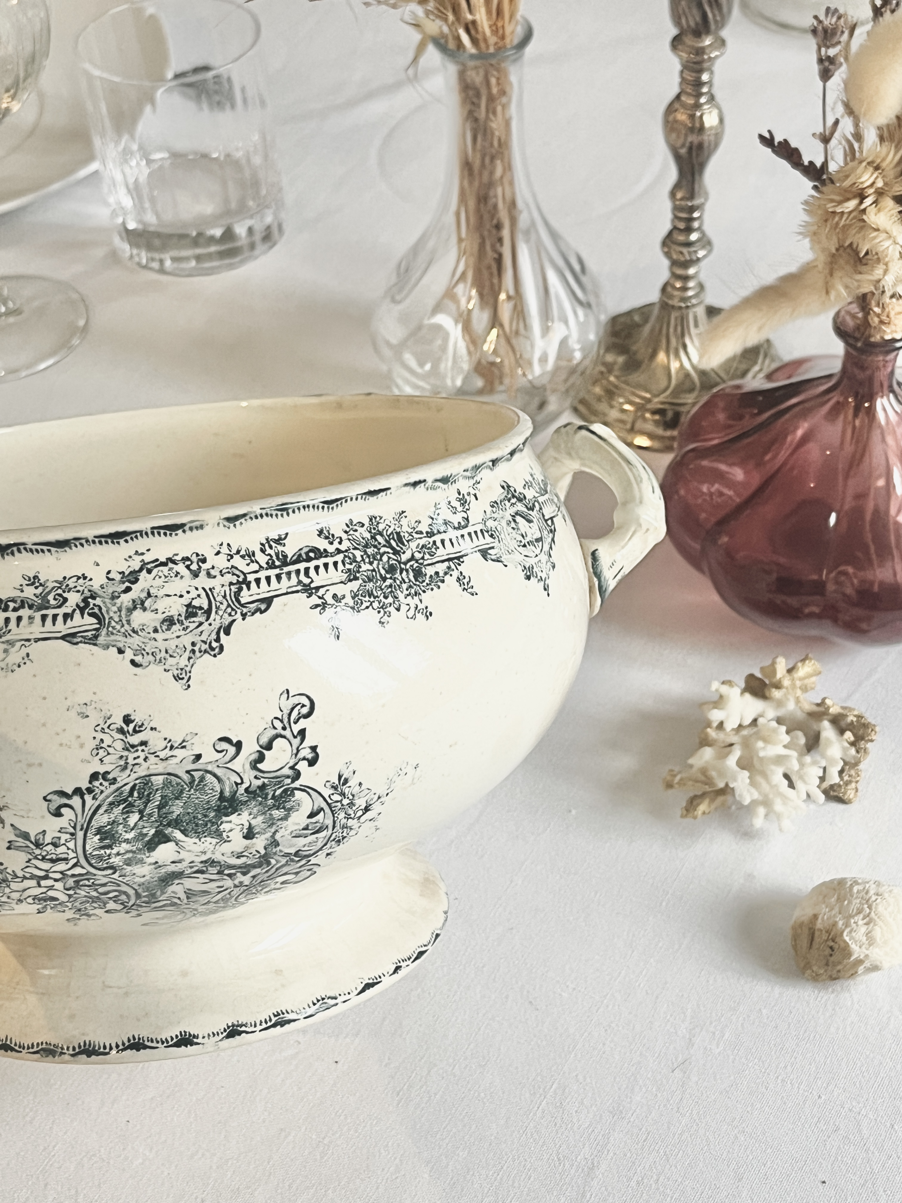 Soupière ancienne en Terre de fer 