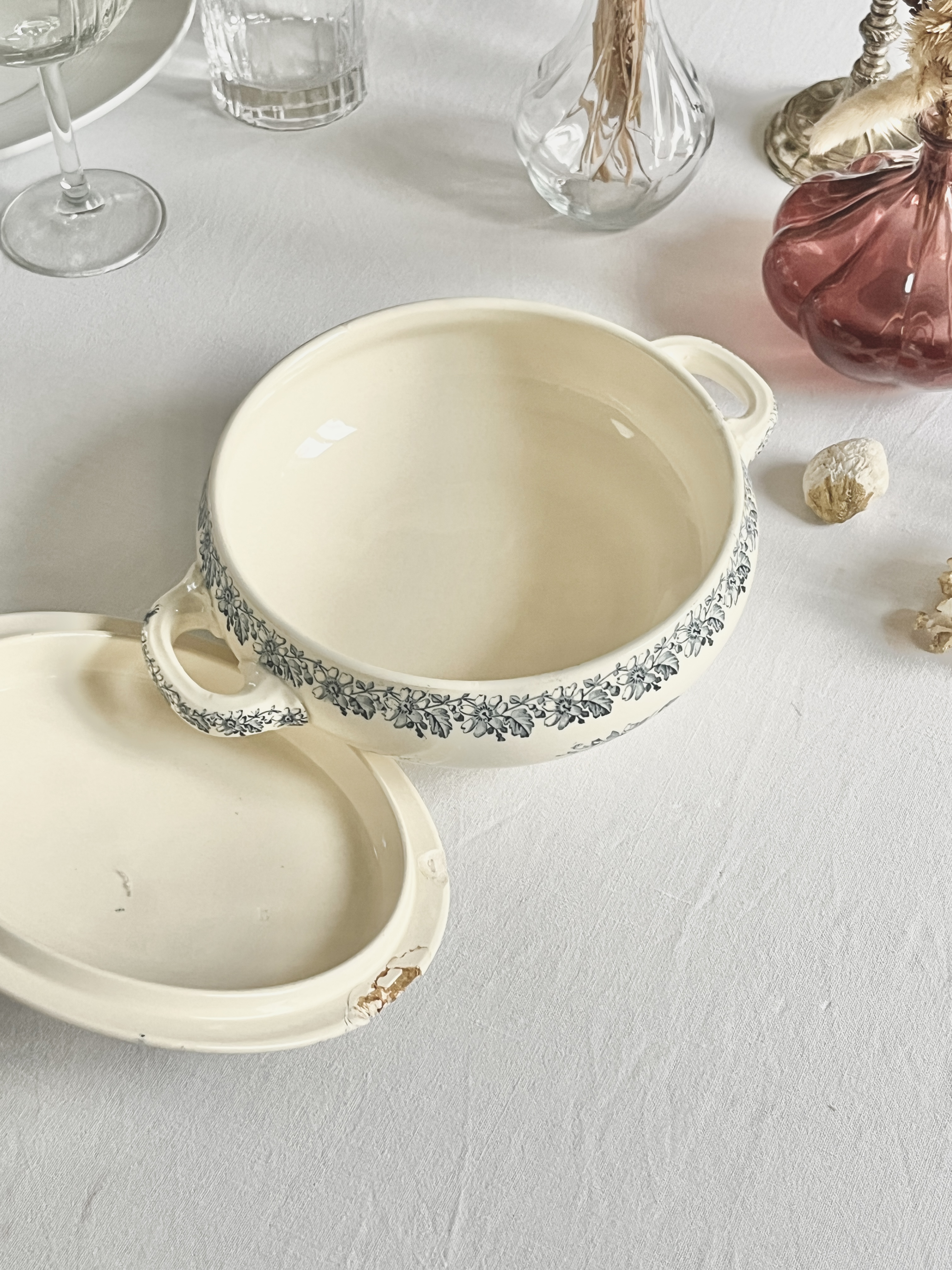 Soupière en Terre de fer vintage