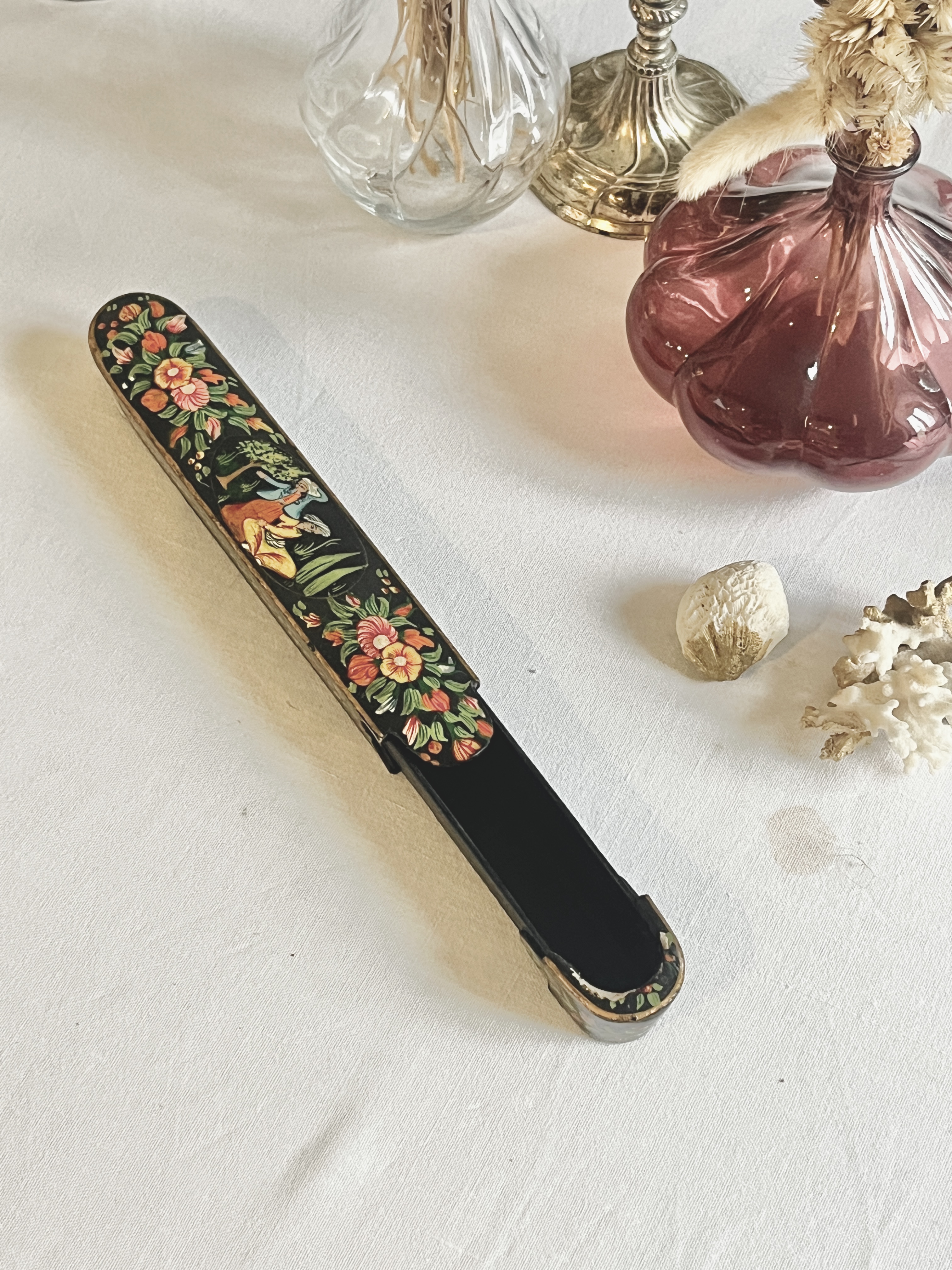 Boîte à encens peinte à la main