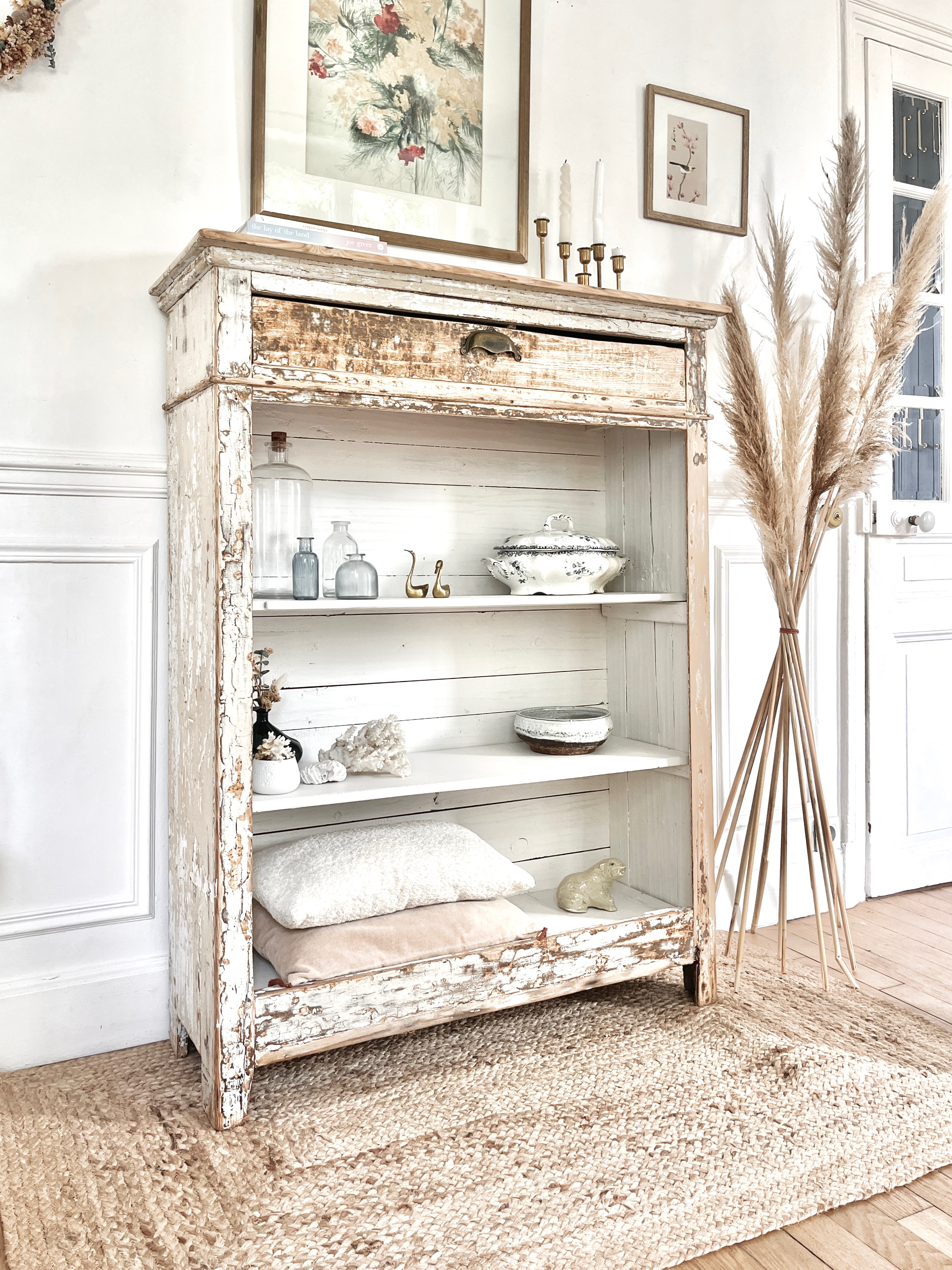 Buffet ancien patiné