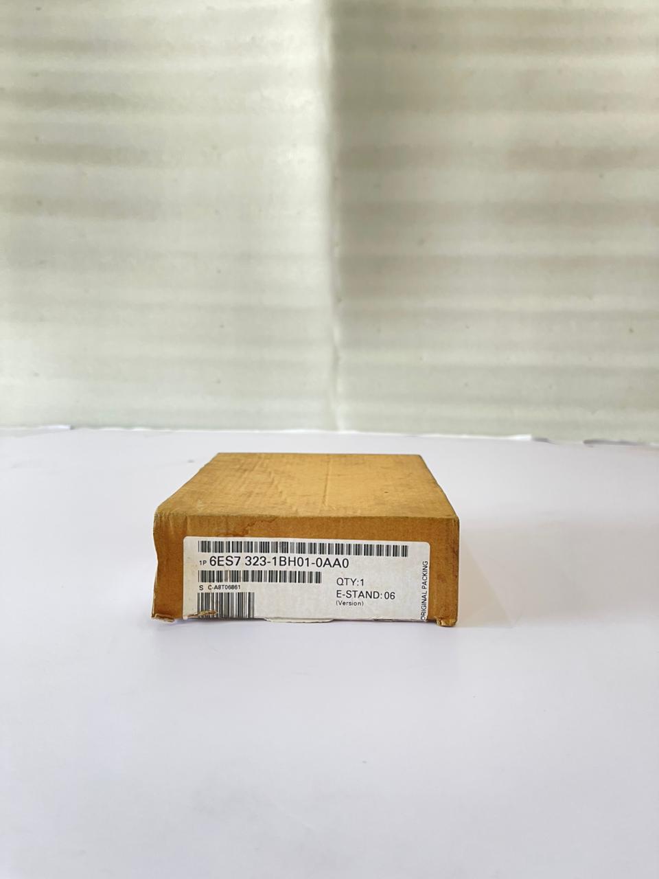 SIEMENS SIMATIC S7-300 6ES7 323-1BH01-0AA0 DIGITAL I/O MODULE