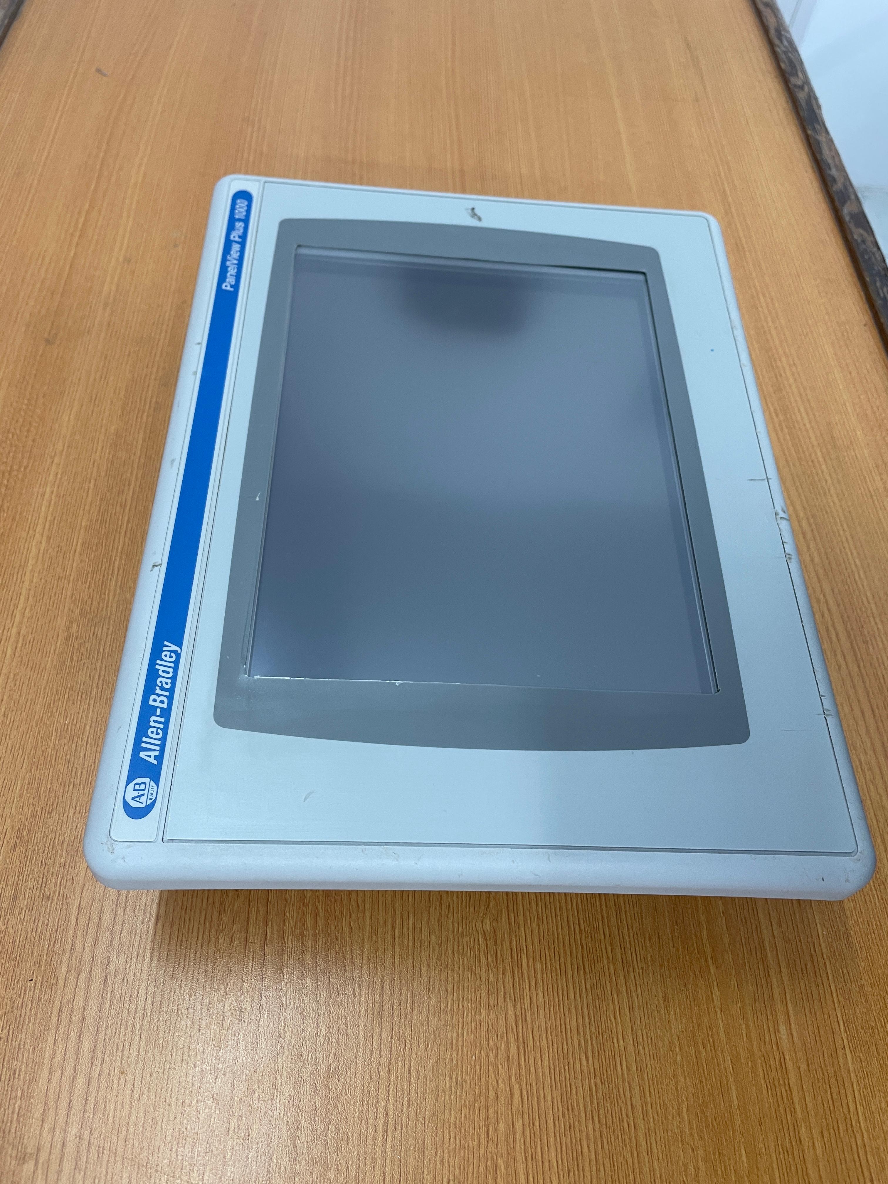  Allen-Bradley PANELVIEW PLUS 1000 2711PC-T10C4D1
