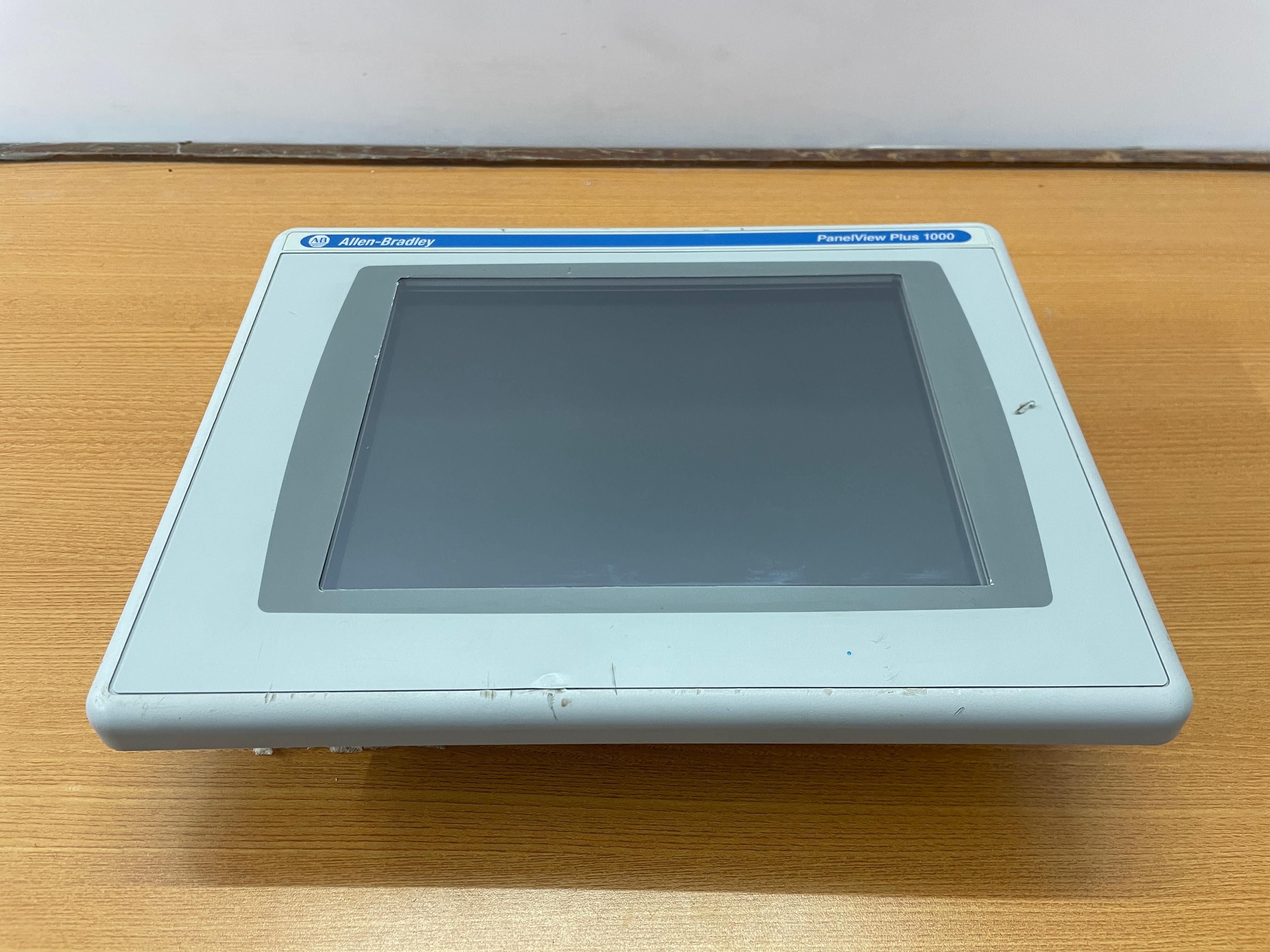  Allen-Bradley PANELVIEW PLUS 1000 2711PC-T10C4D1
