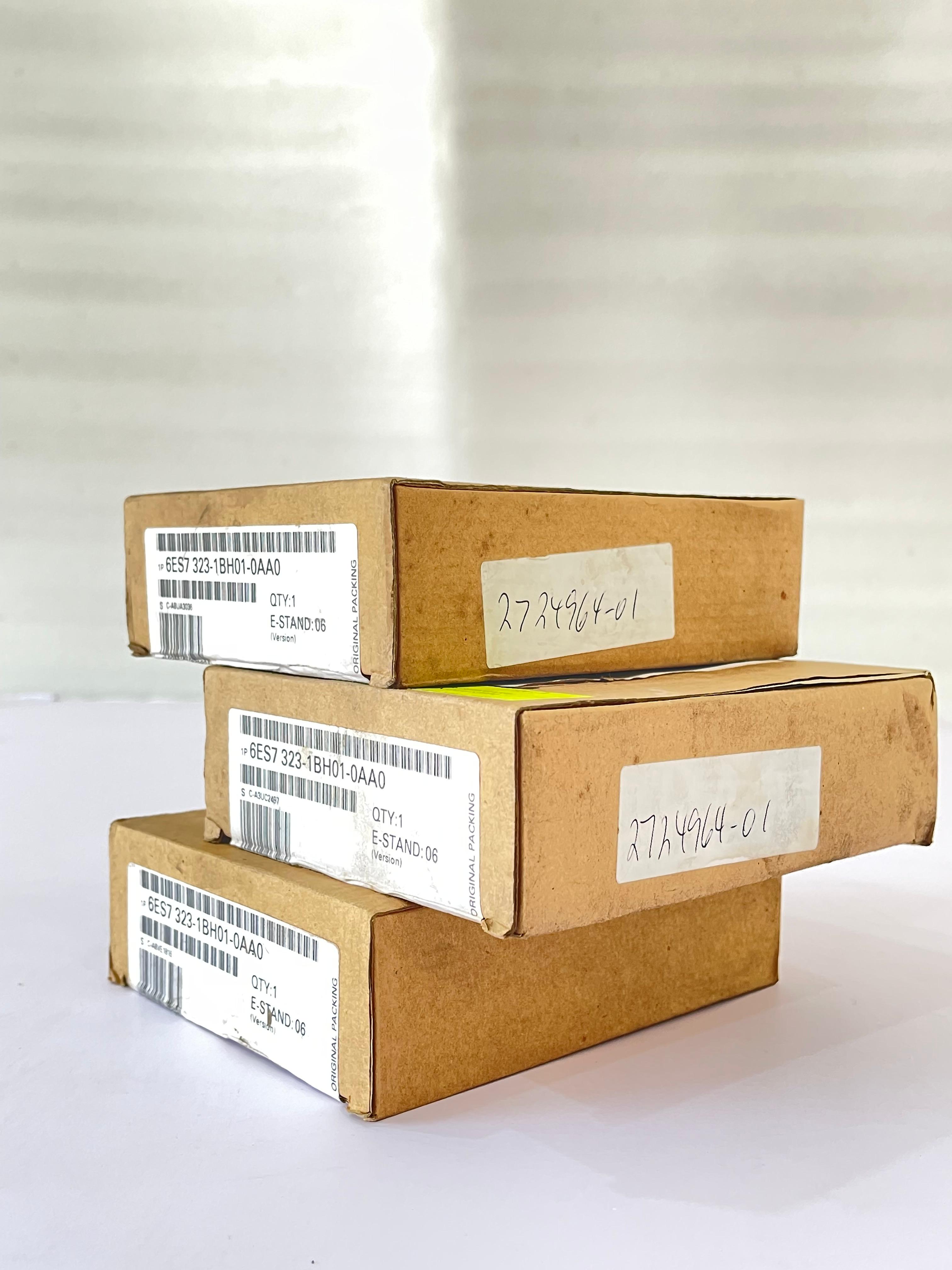 SIEMENS SIMATIC S7-300 6ES7 323-1BH01-0AA0 DIGITAL I/O MODULE