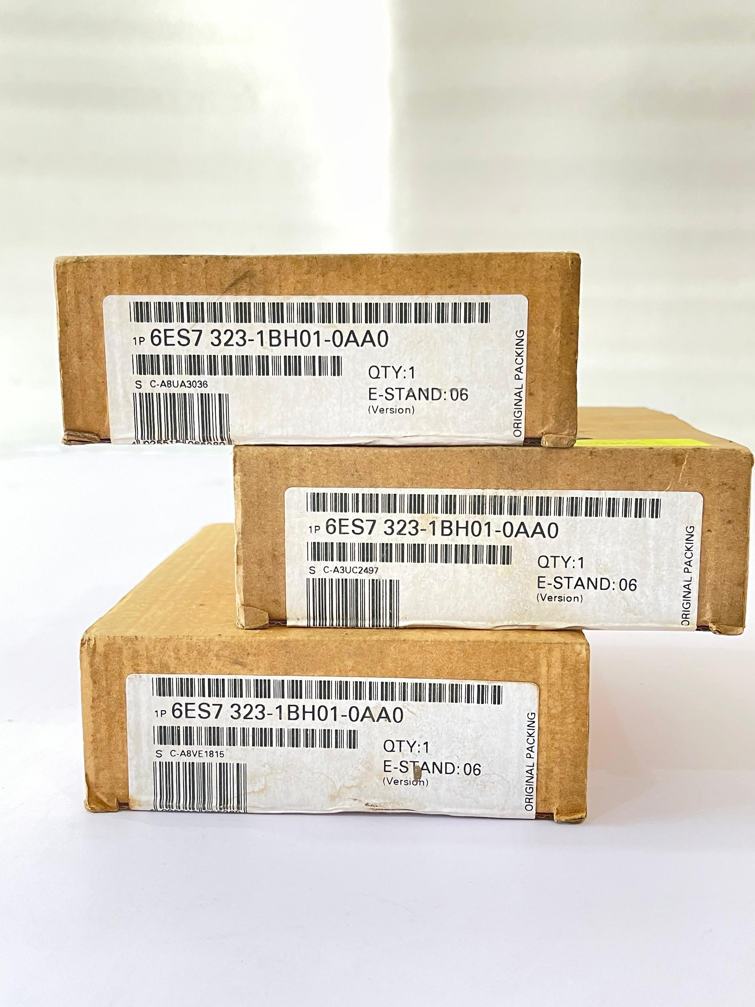 SIEMENS SIMATIC S7-300 6ES7 323-1BH01-0AA0 DIGITAL I/O MODULE