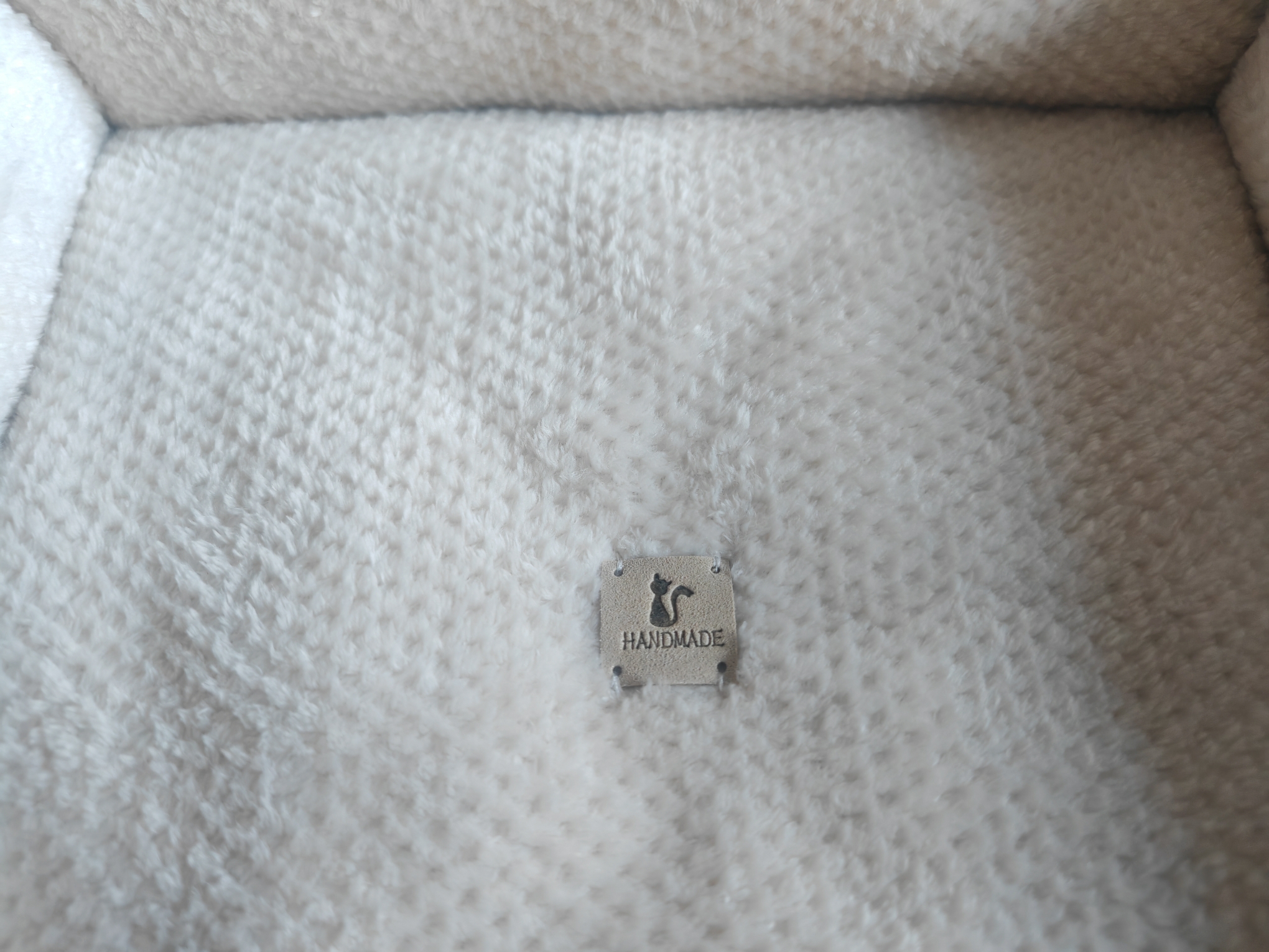 PANIER CHAT CARRE LÉOPARD  & CRÈME MOELLEUX 