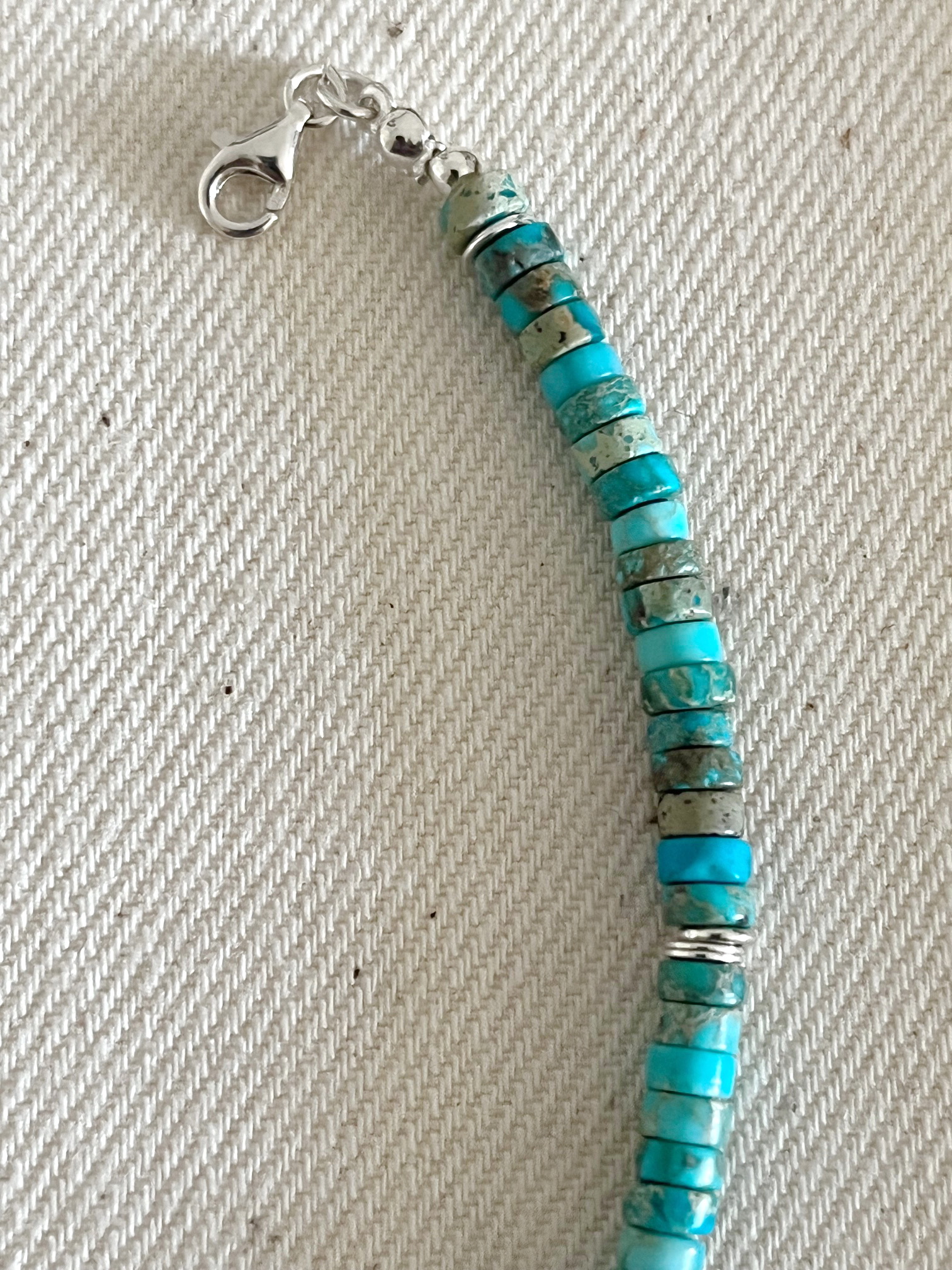 L' APAISé        -   Bracelet en régalite et argent 925.