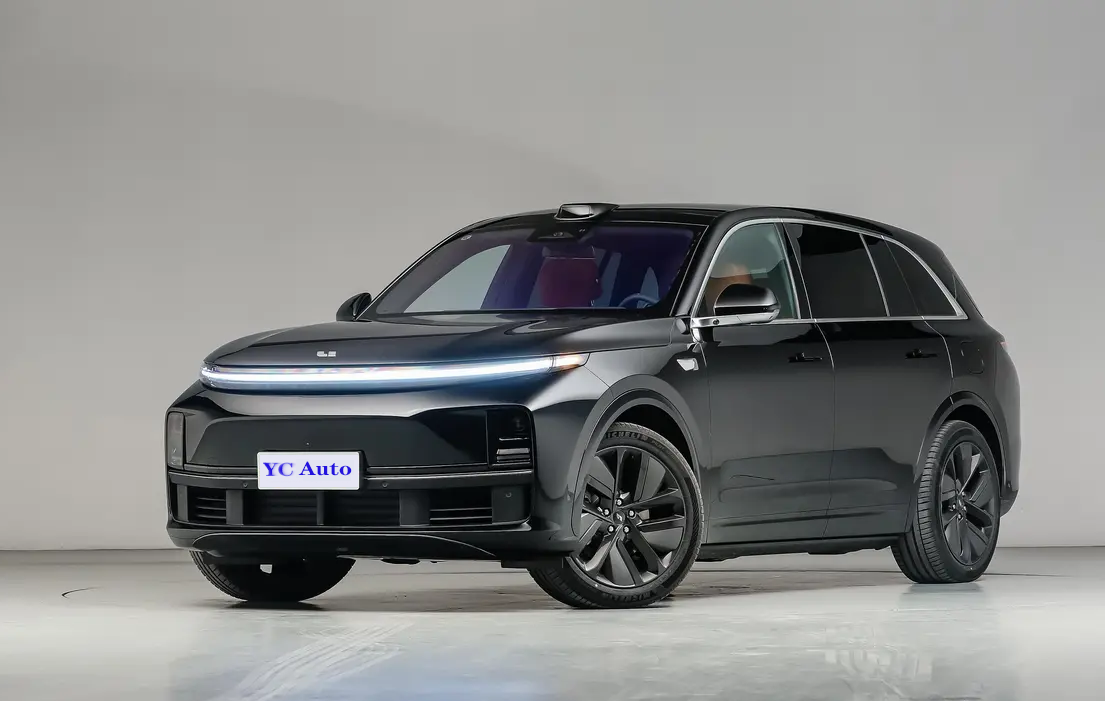 LIXIANG L7 Ultra Black exterior / Orange interior