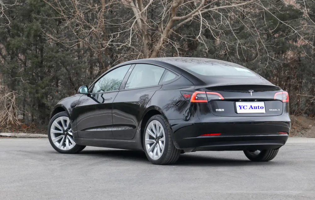 TESLA Model 3 Long Range