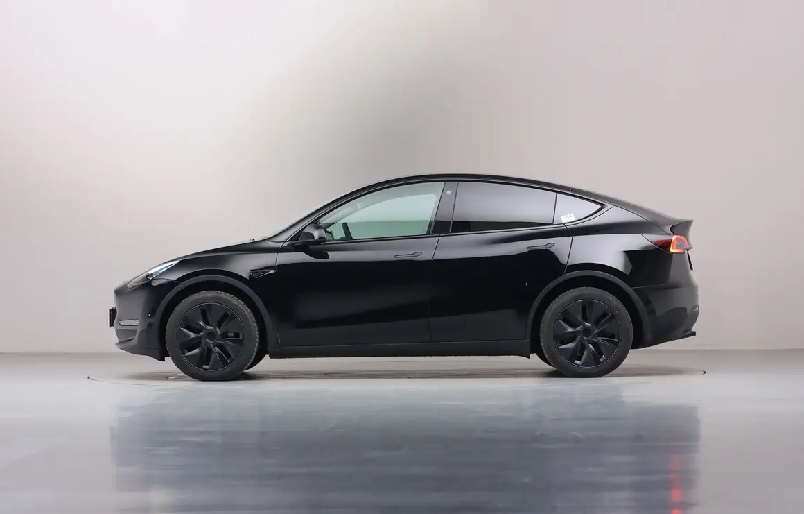 TESLA Model Y Performance