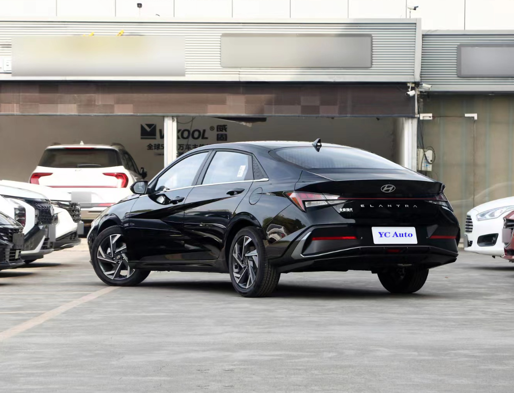 Hyundai Elantra 2023 1.5L CVT LUX Premium Edition