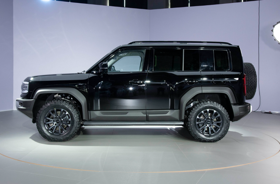 Formula Leopard 5 flagship edition