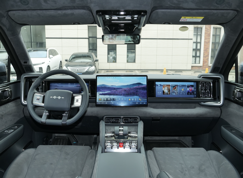 Formula Leopard 5 flagship edition