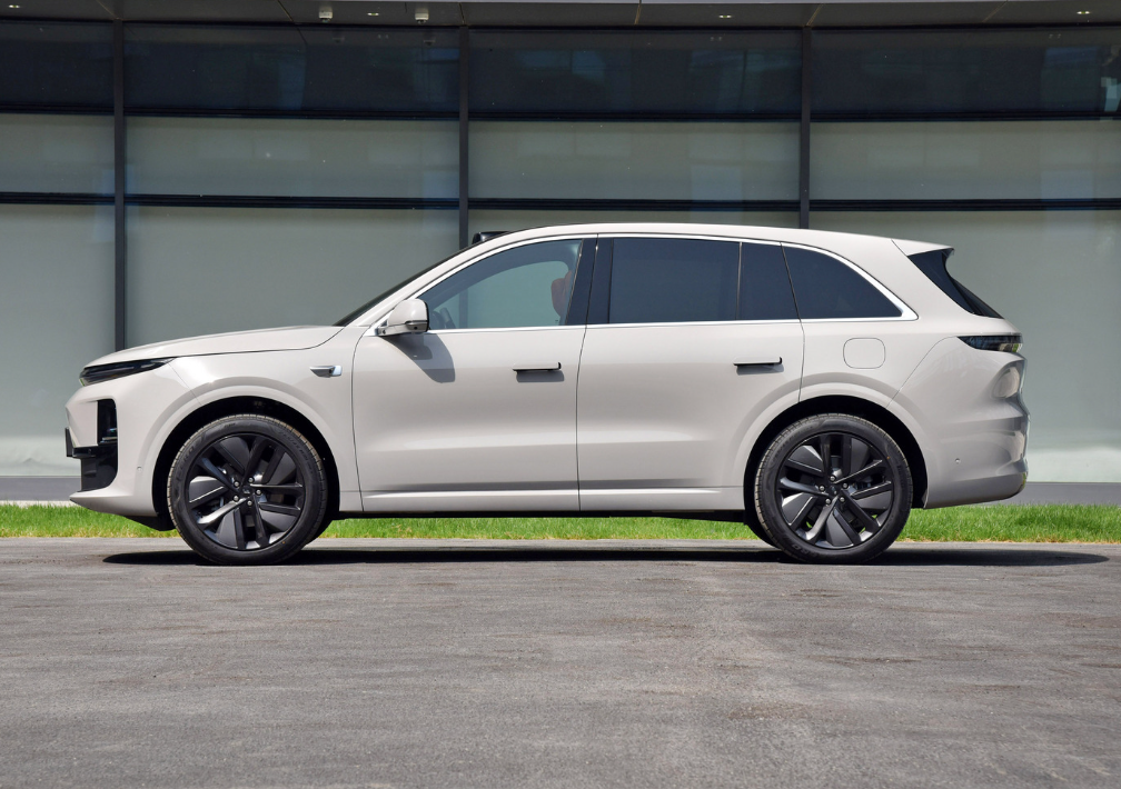 LIXIANG L6 MAX/Elephant Gray Exterior/Orange Interior