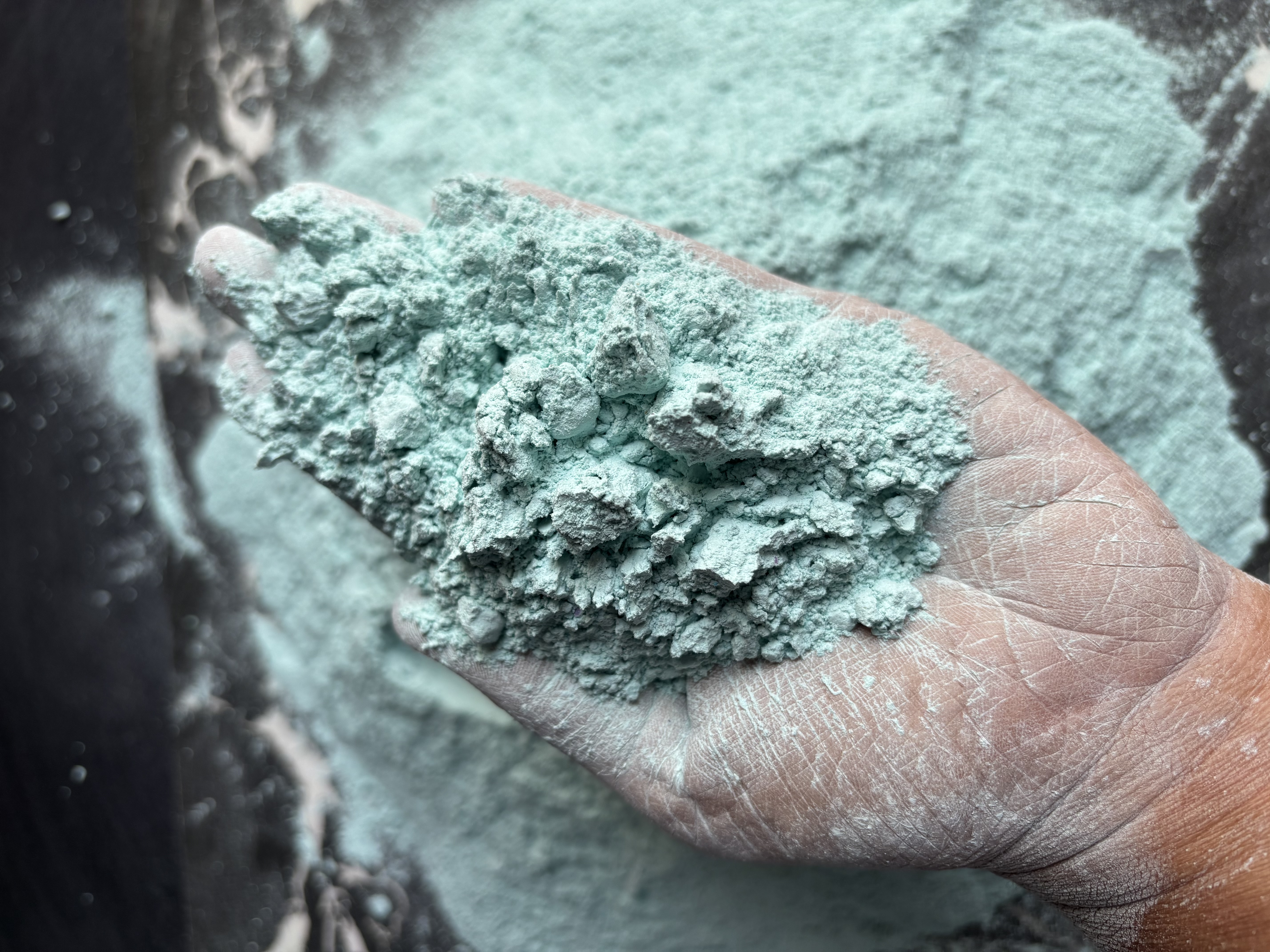 Turquoise ‘Ready to Mix’ GymChalk Powder - Pre Used