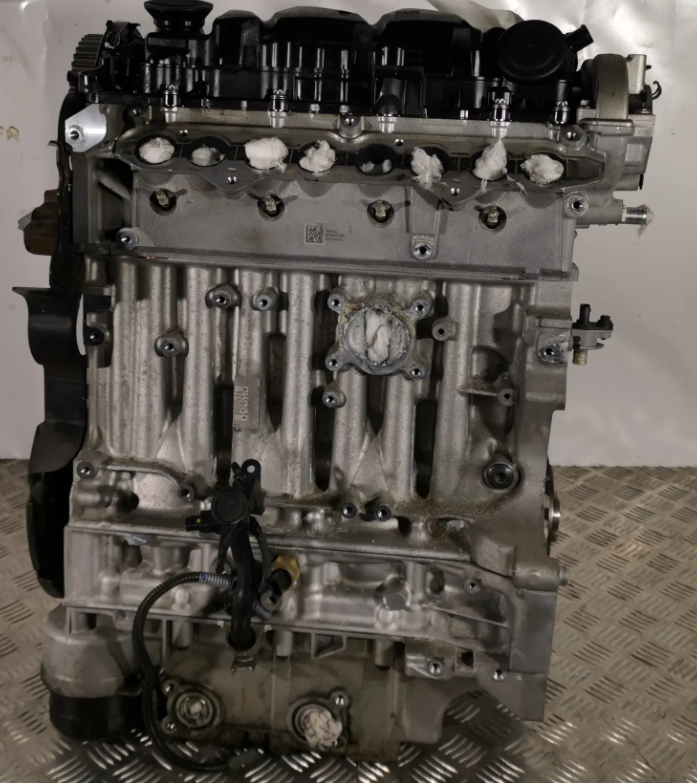 VOLVO D4204T8 NAKED ENGINE