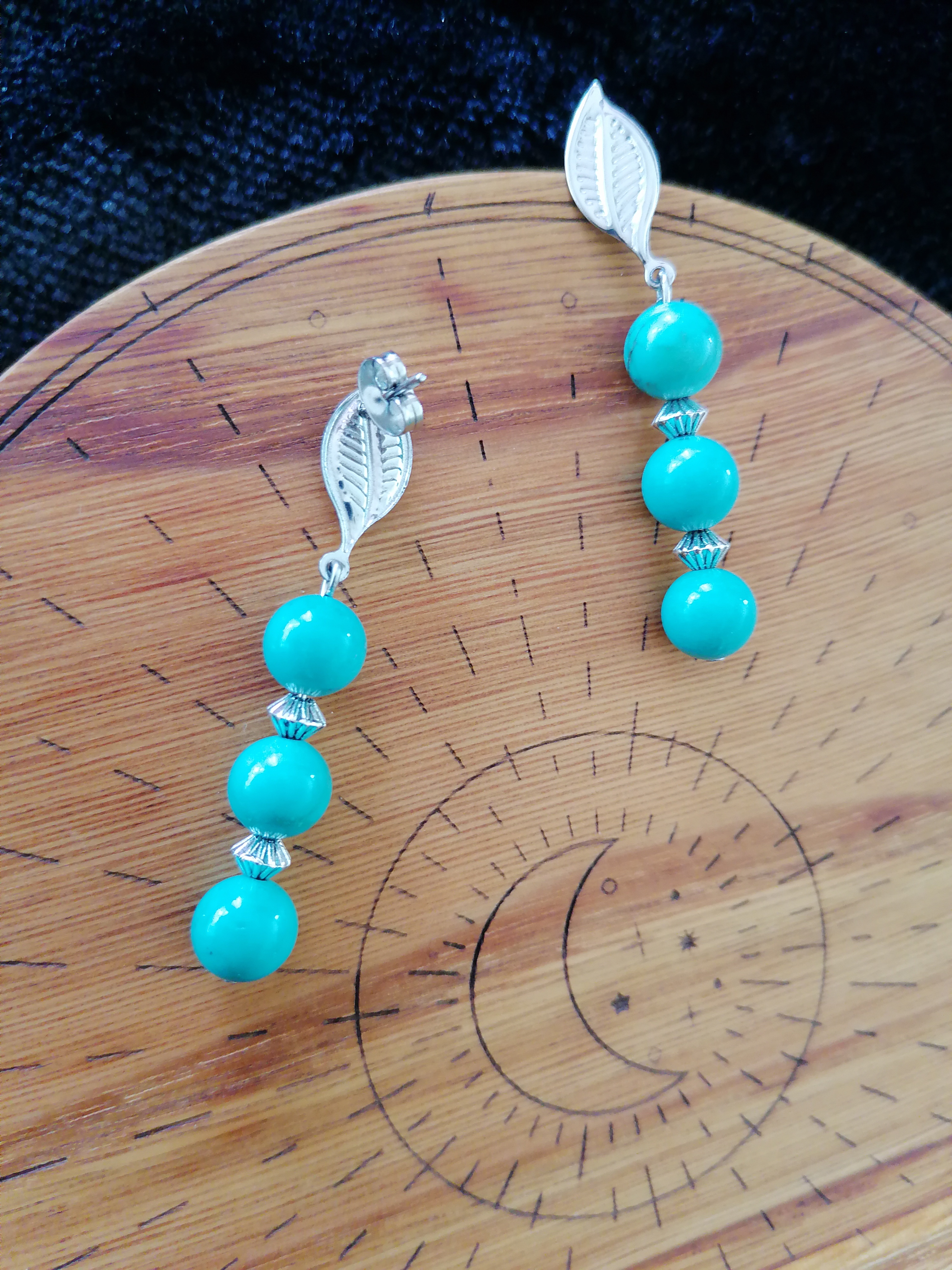 Boucles d'oreilles "feuille argentée" en turquoise