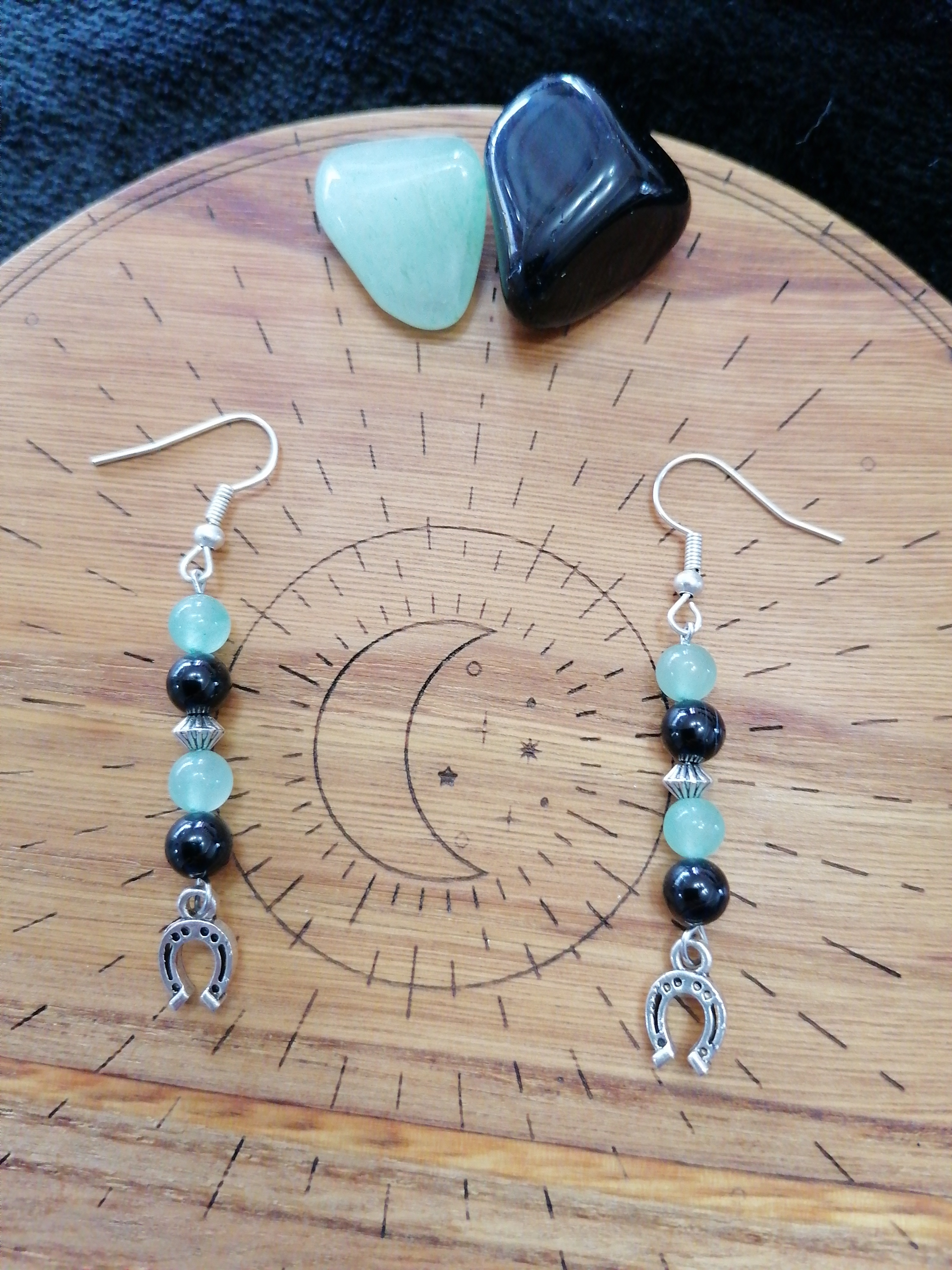 Boucles d'oreilles "fer à cheval" en aventurine verte et onyx 