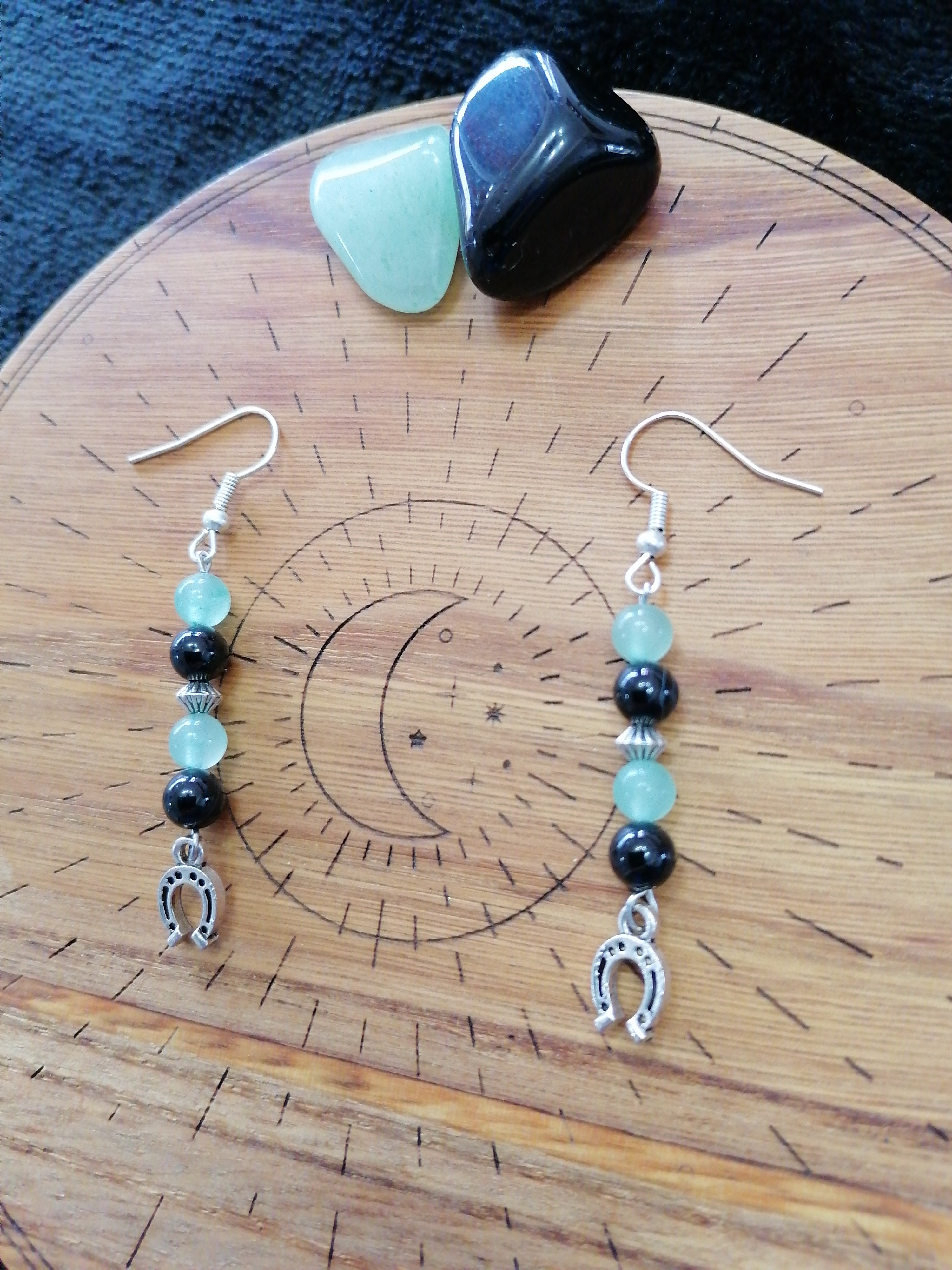 Boucles d'oreilles "fer à cheval" en aventurine verte et onyx 
