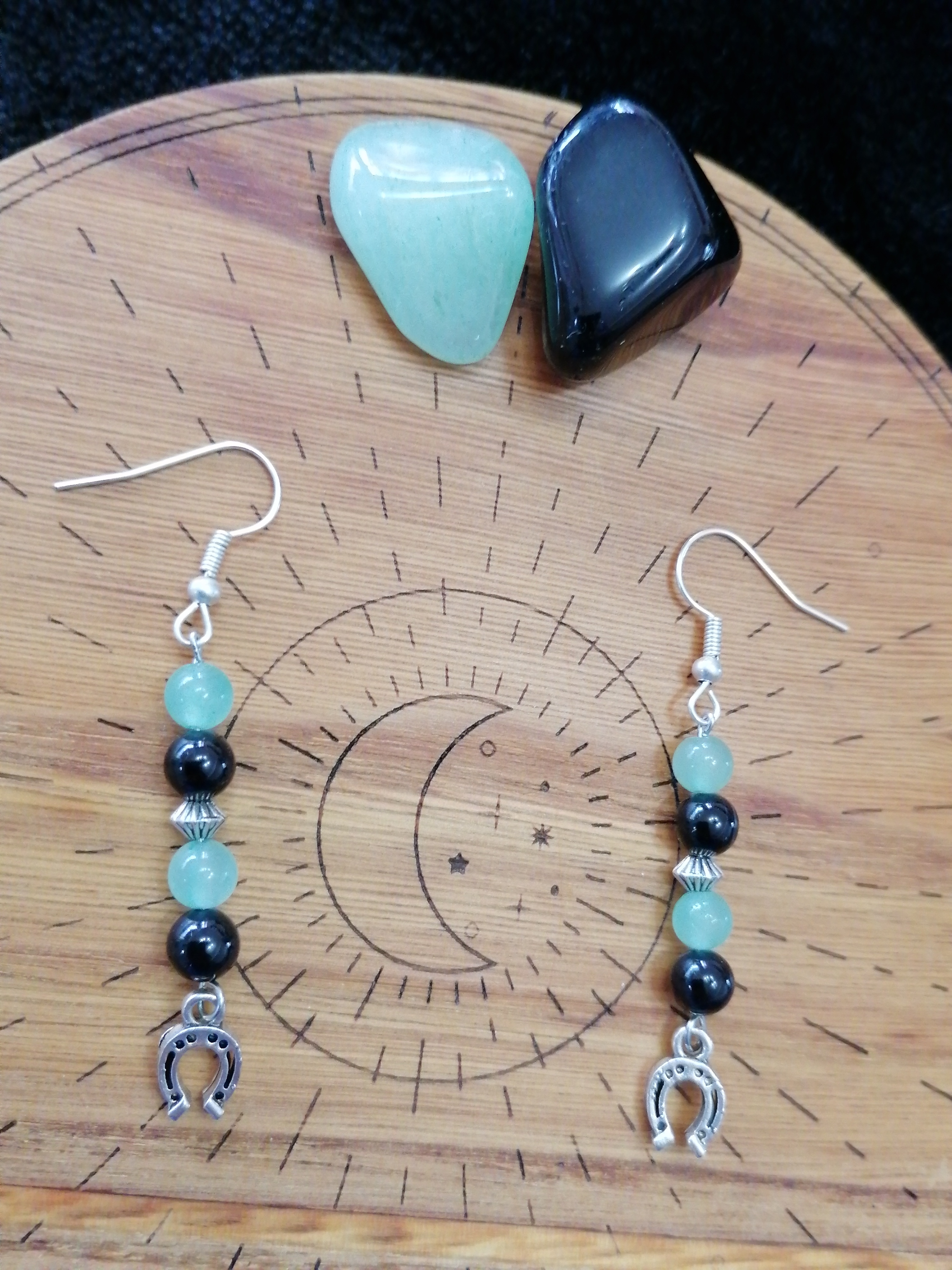 Boucles d'oreilles "fer à cheval" en aventurine verte et onyx 
