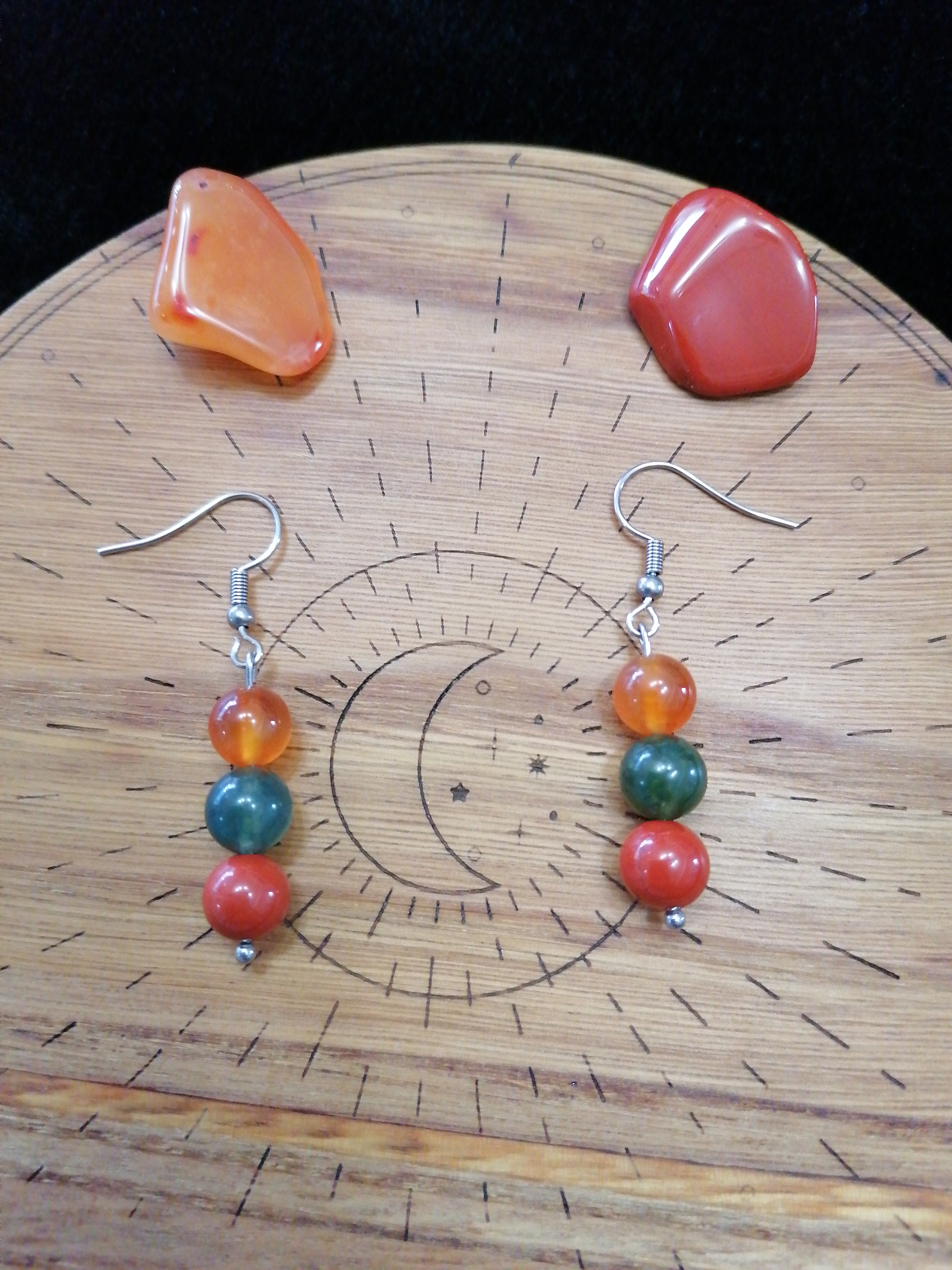 Boucles d'oreilles "énergie et positivité" en cornaline, agate mousse et jaspe rouge 