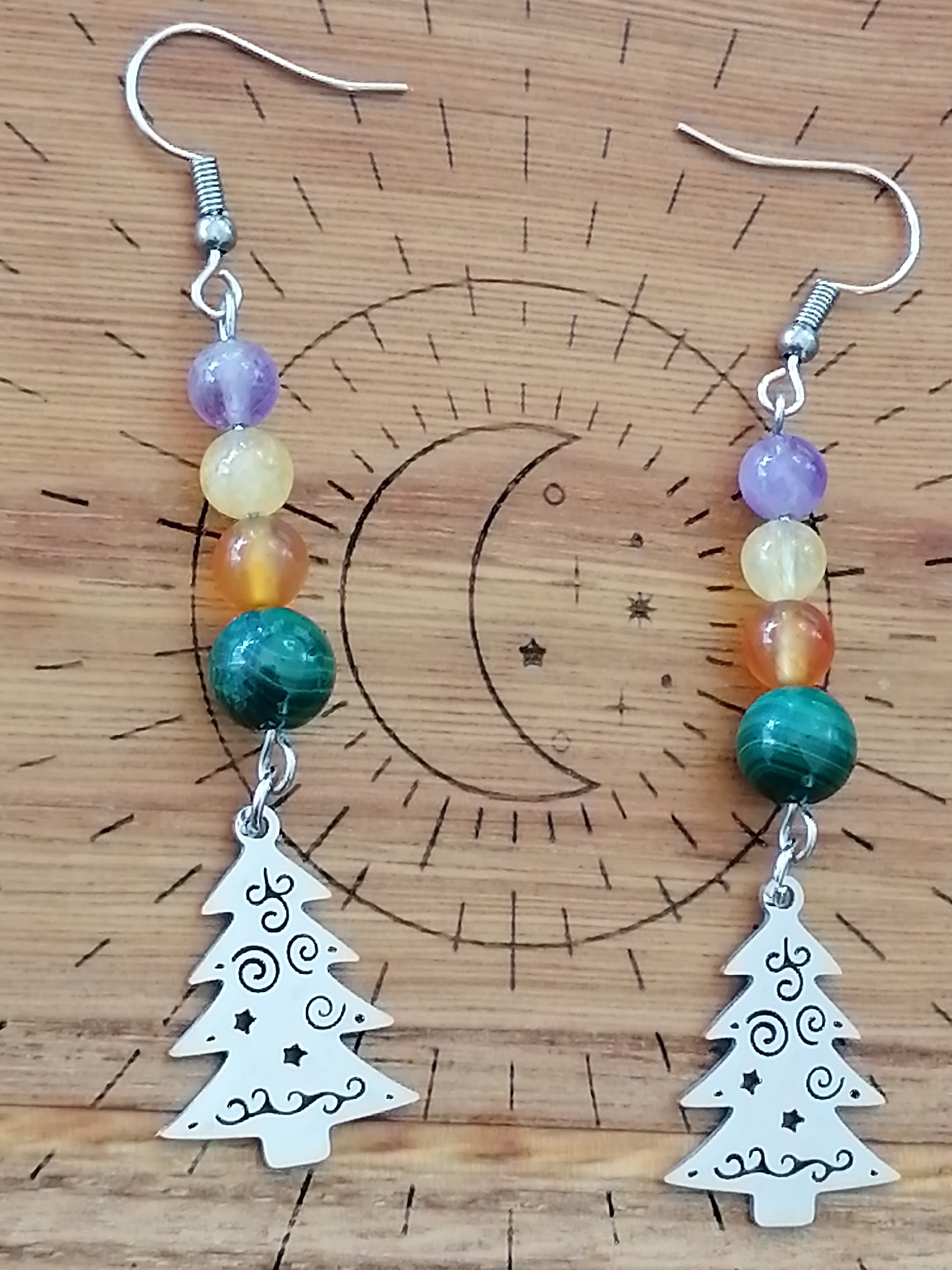 Boucles d'oreilles "sapin" en malachite, cornaline, citrine et améthyste 
