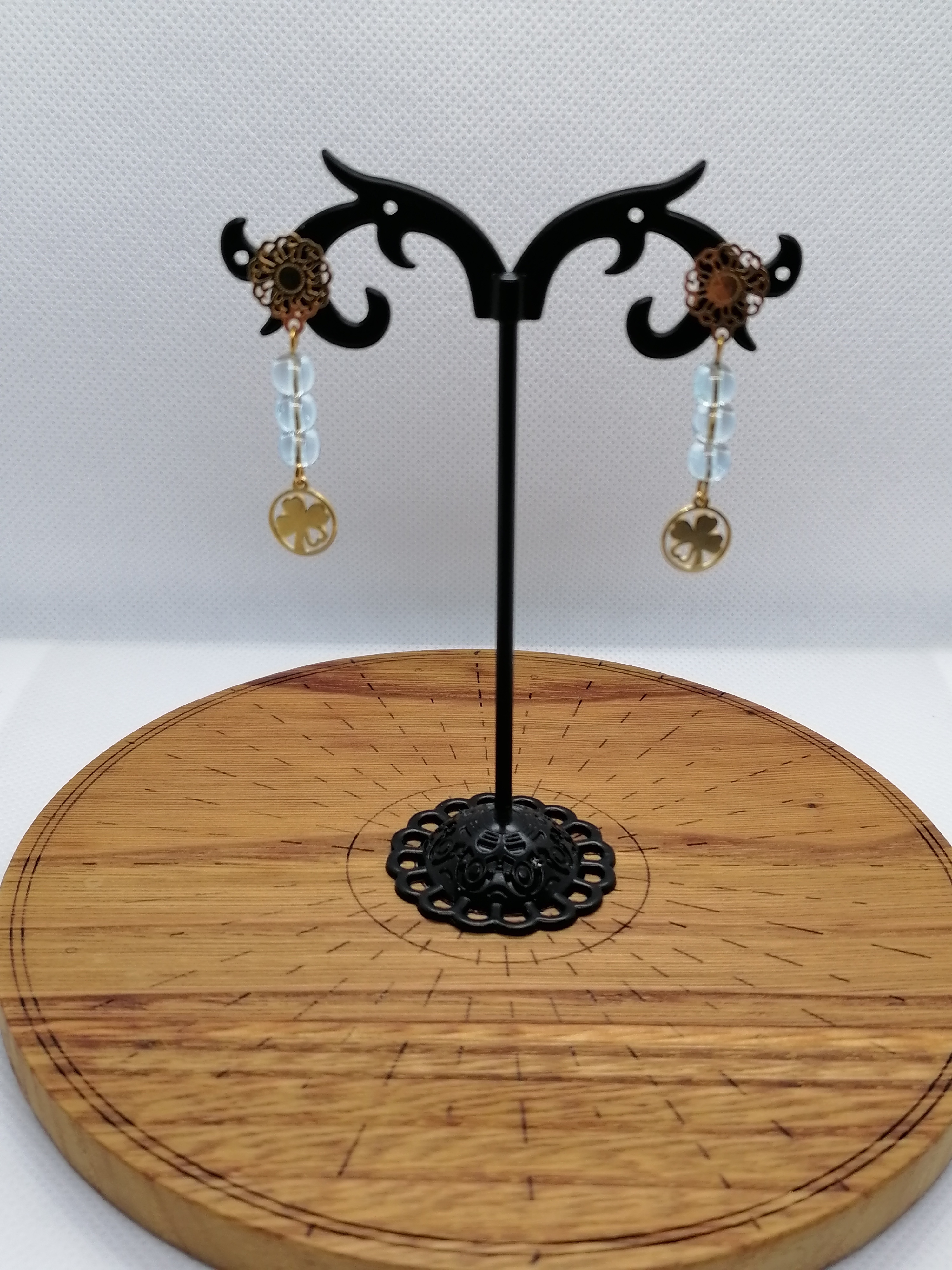Boucles d'oreilles "chance" en topaze bleue