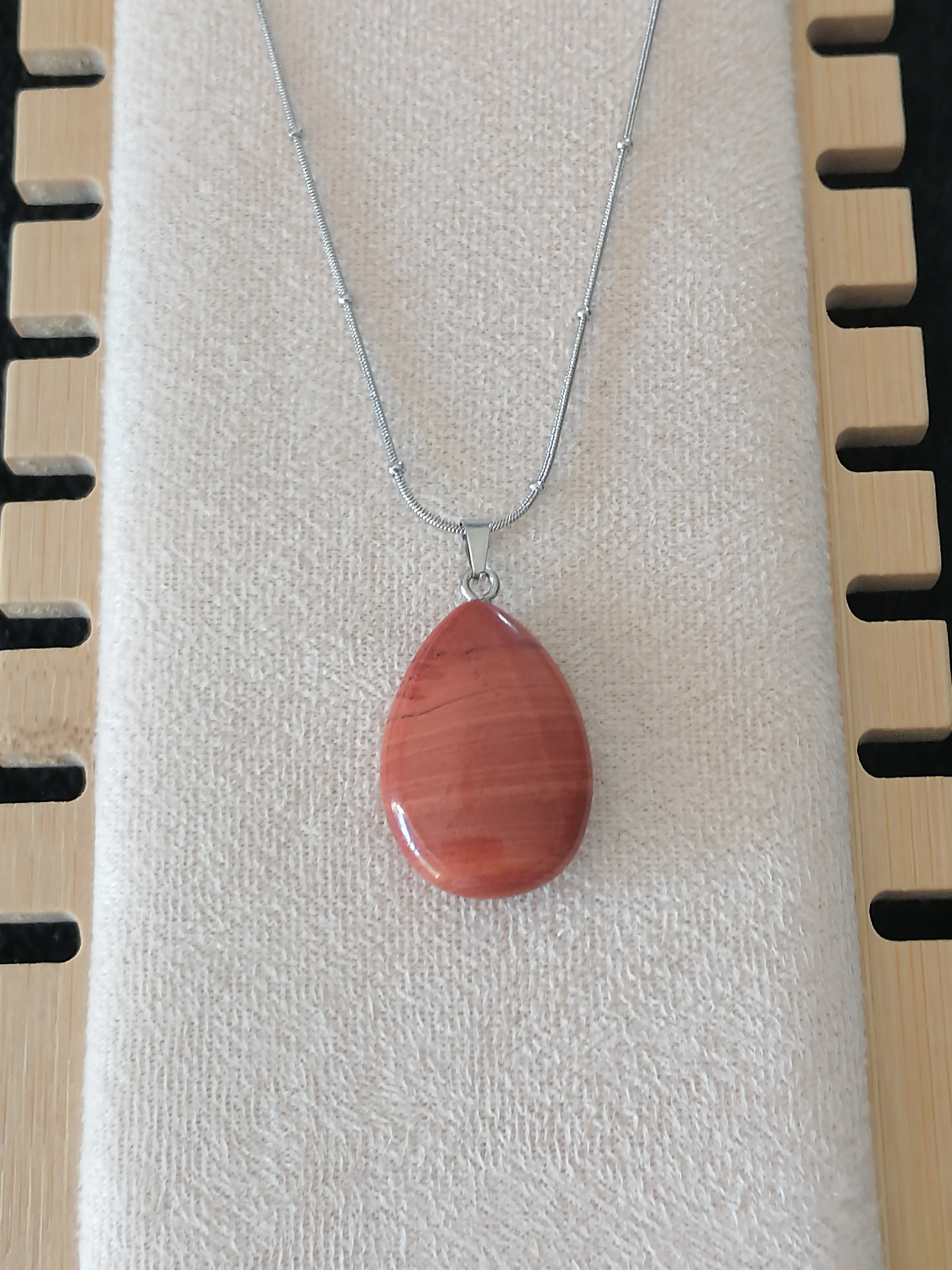 Collier "protection" en jaspe rouge